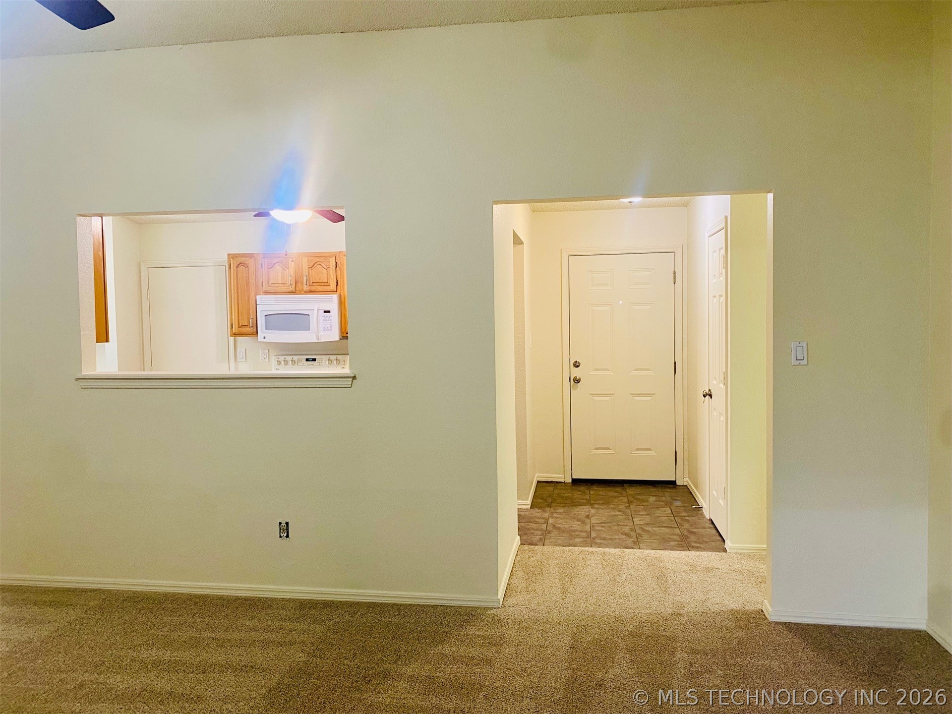 1232 W Los Angeles Circle Property Photo 4