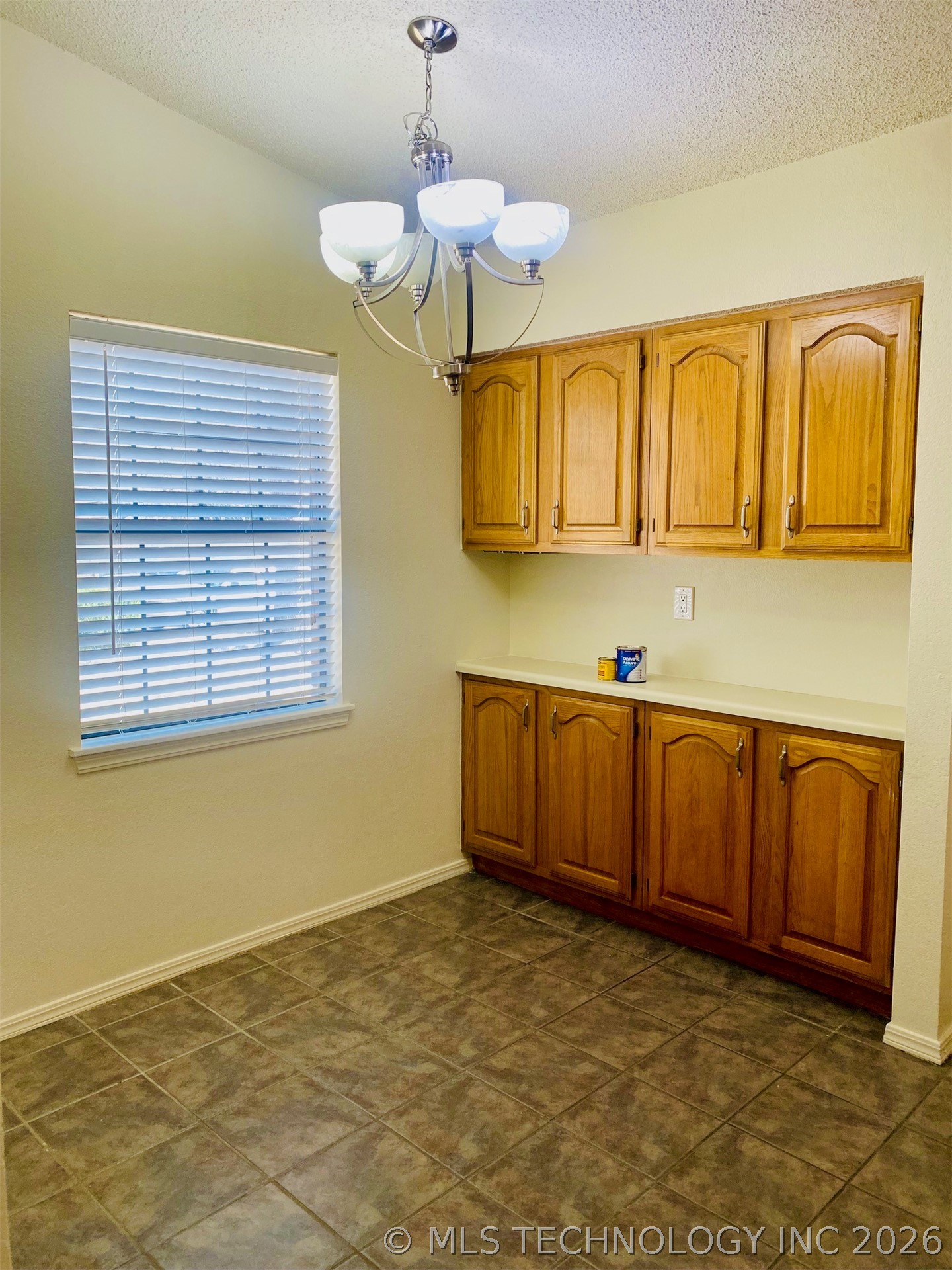 1232 W Los Angeles Circle Property Photo 6