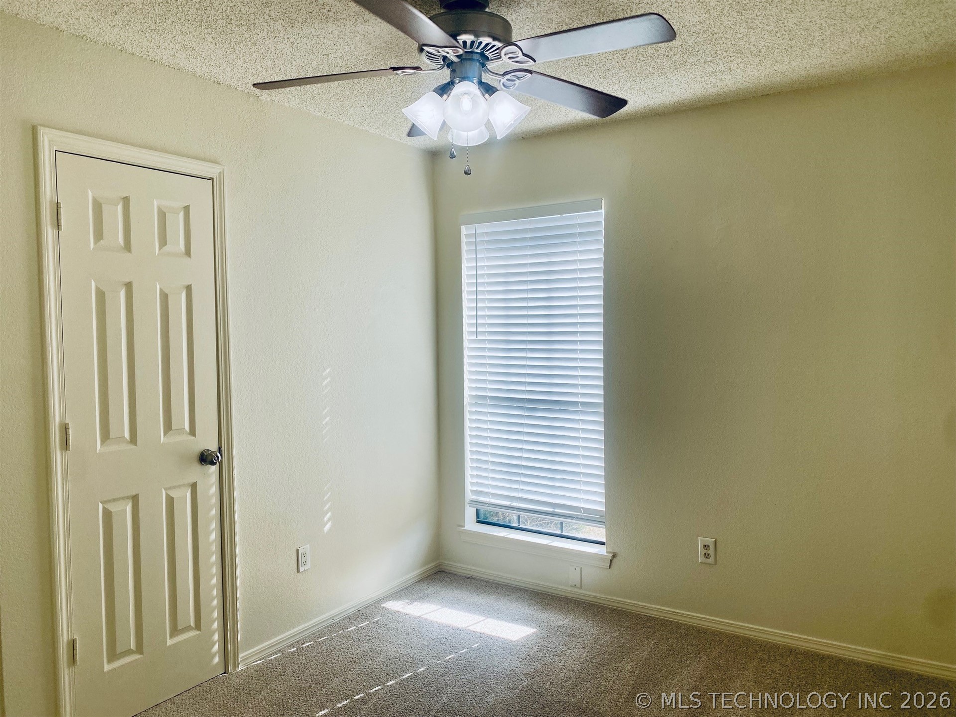 1232 W Los Angeles Circle Property Photo 9