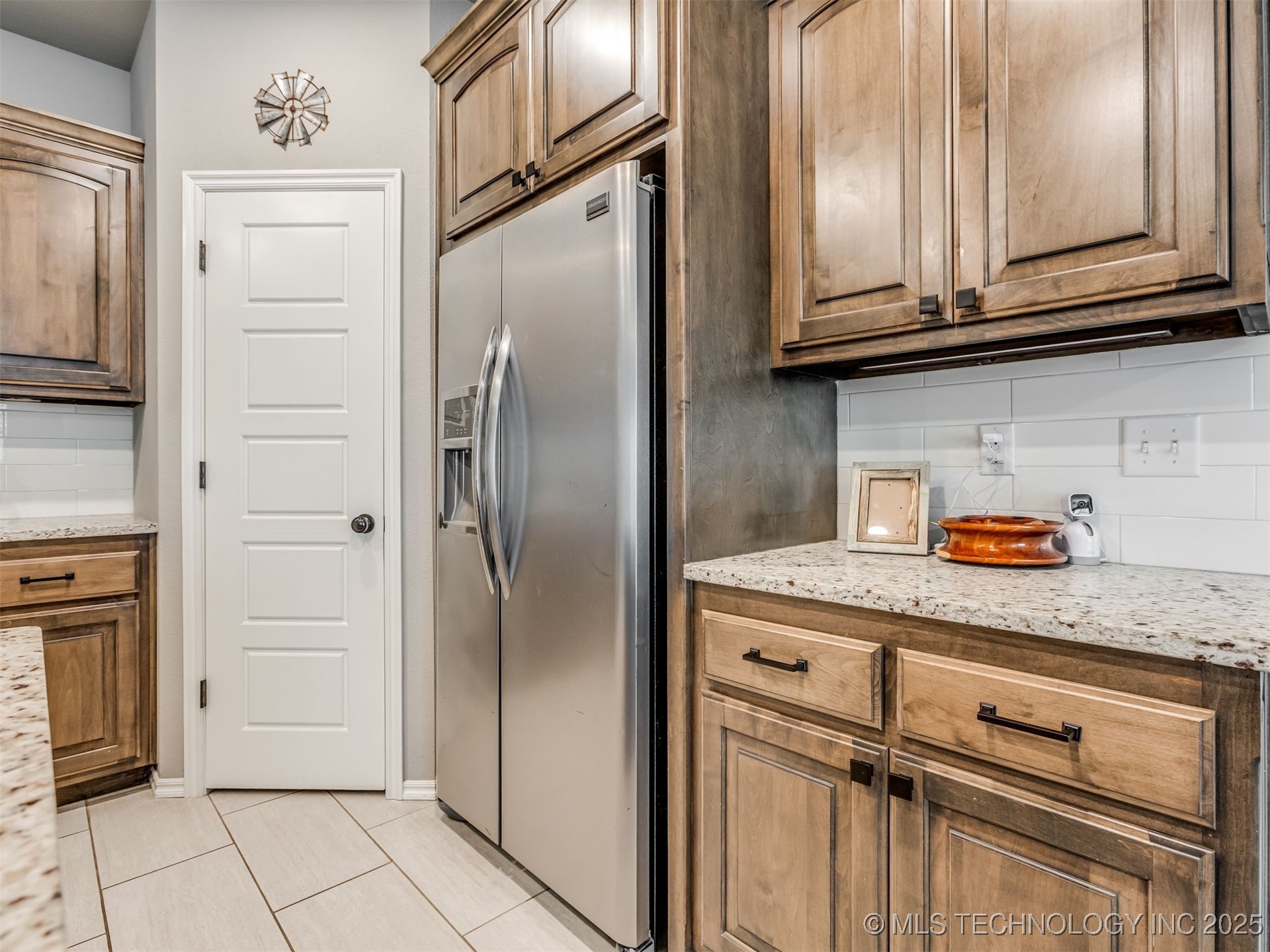 732 W 40th Place Property Photo 17