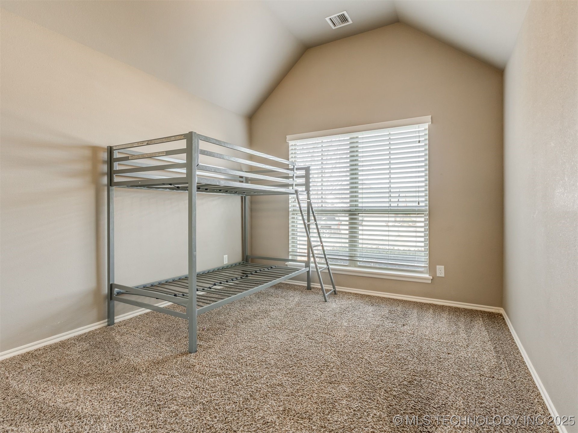 732 W 40th Place Property Photo 26