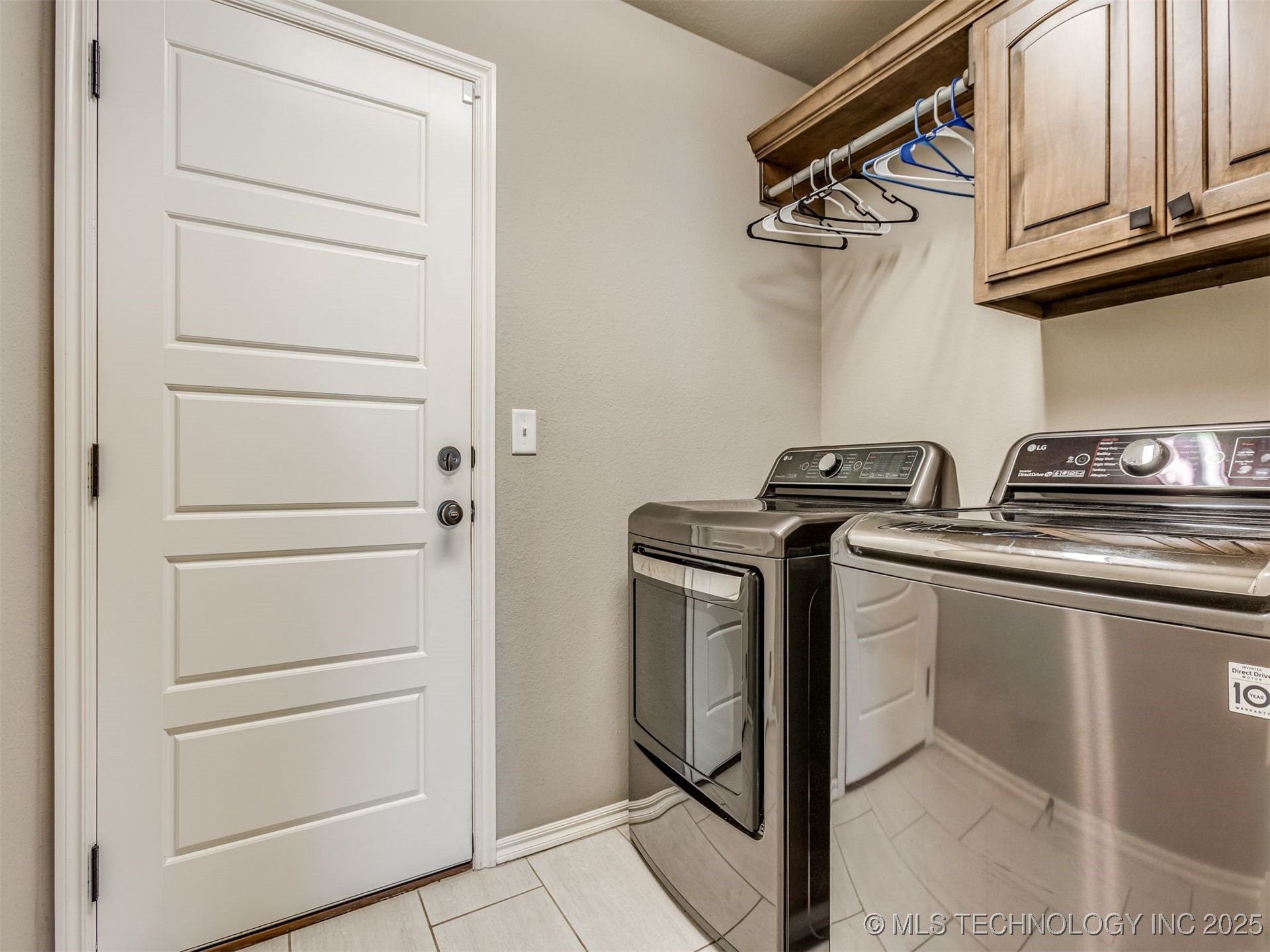 732 W 40th Place Property Photo 32