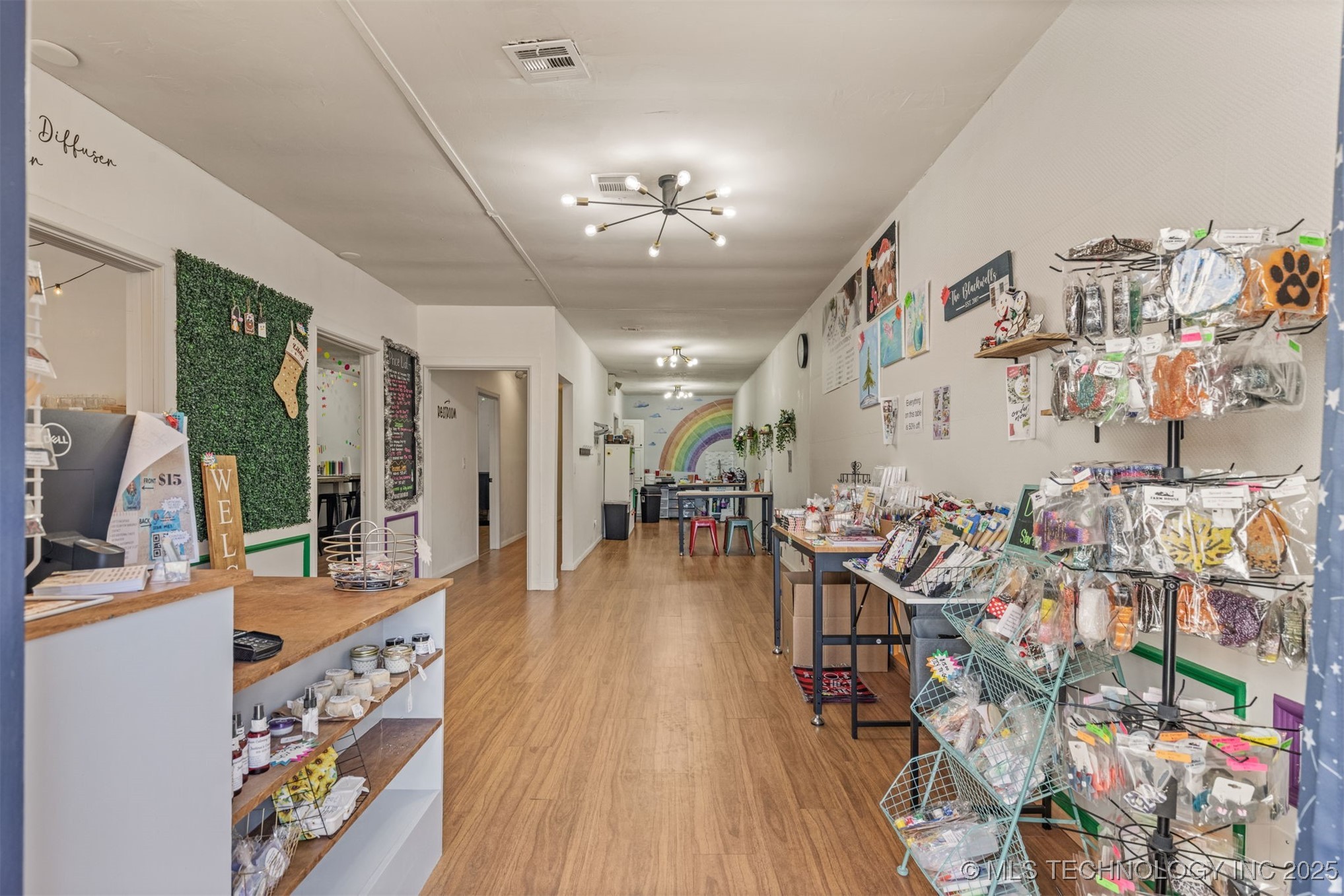 125 S Broadway Street Property Photo 3