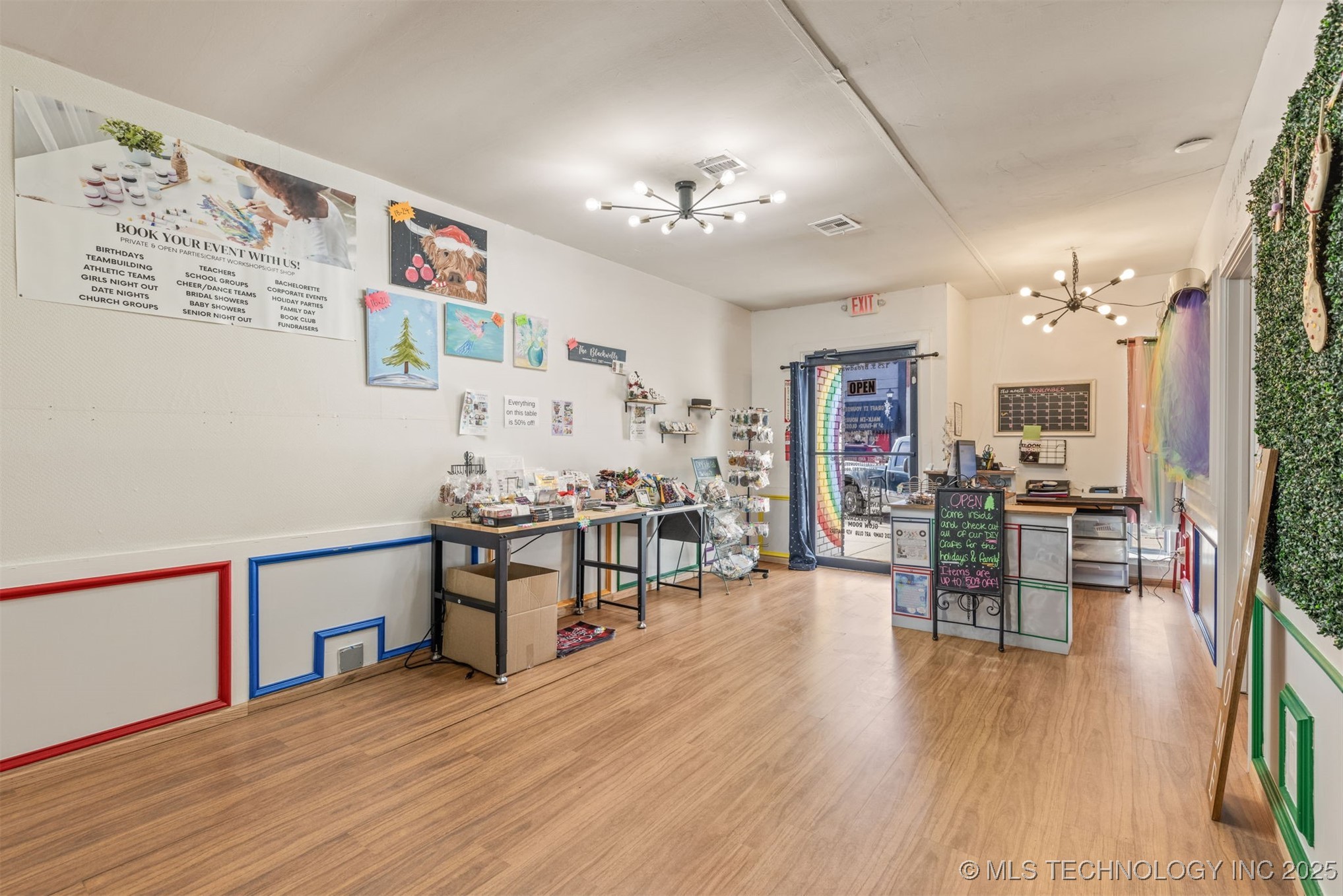 125 S Broadway Street Property Photo 9