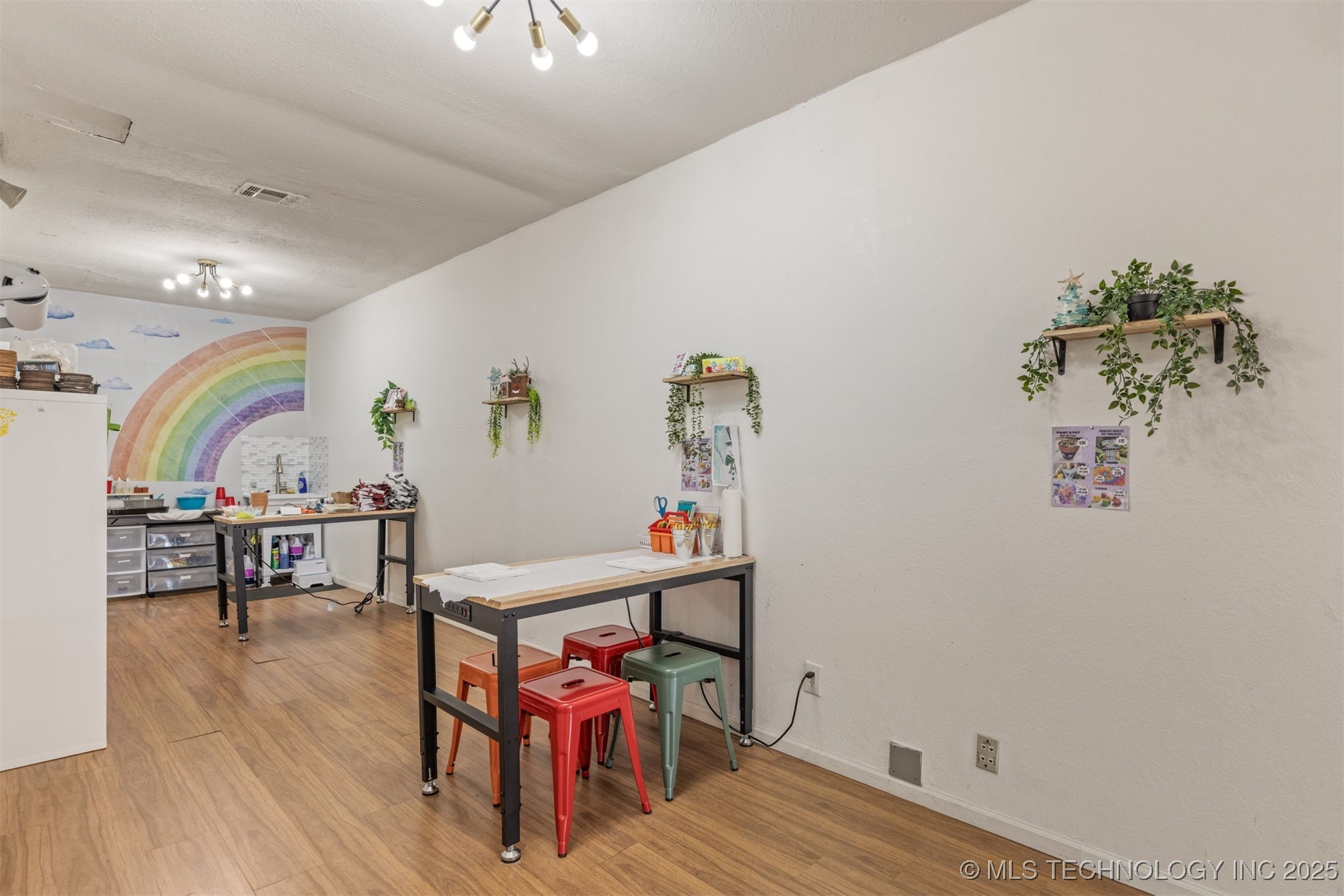 125 S Broadway Street Property Photo 18