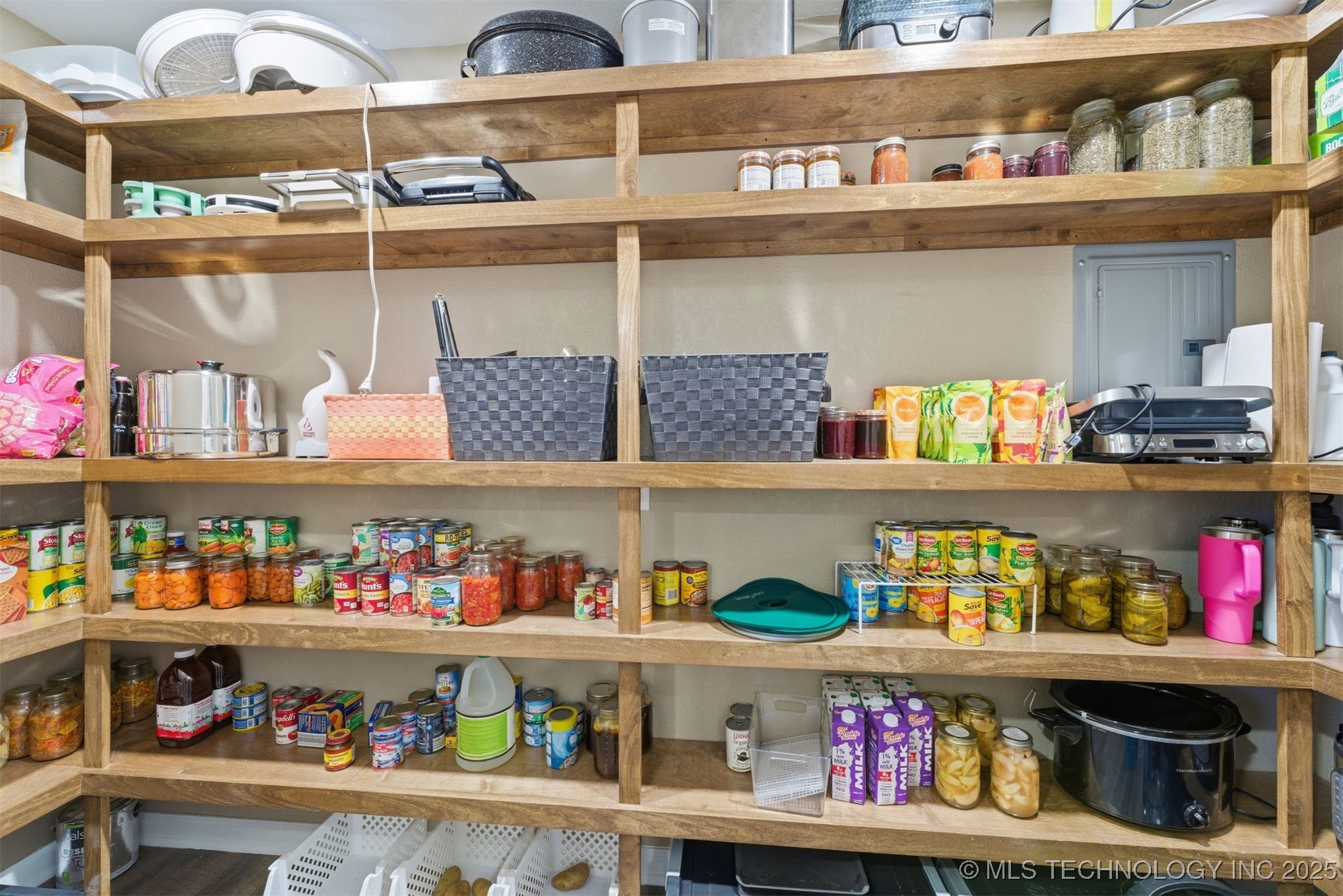 1175 W Pine Street Property Photo 10