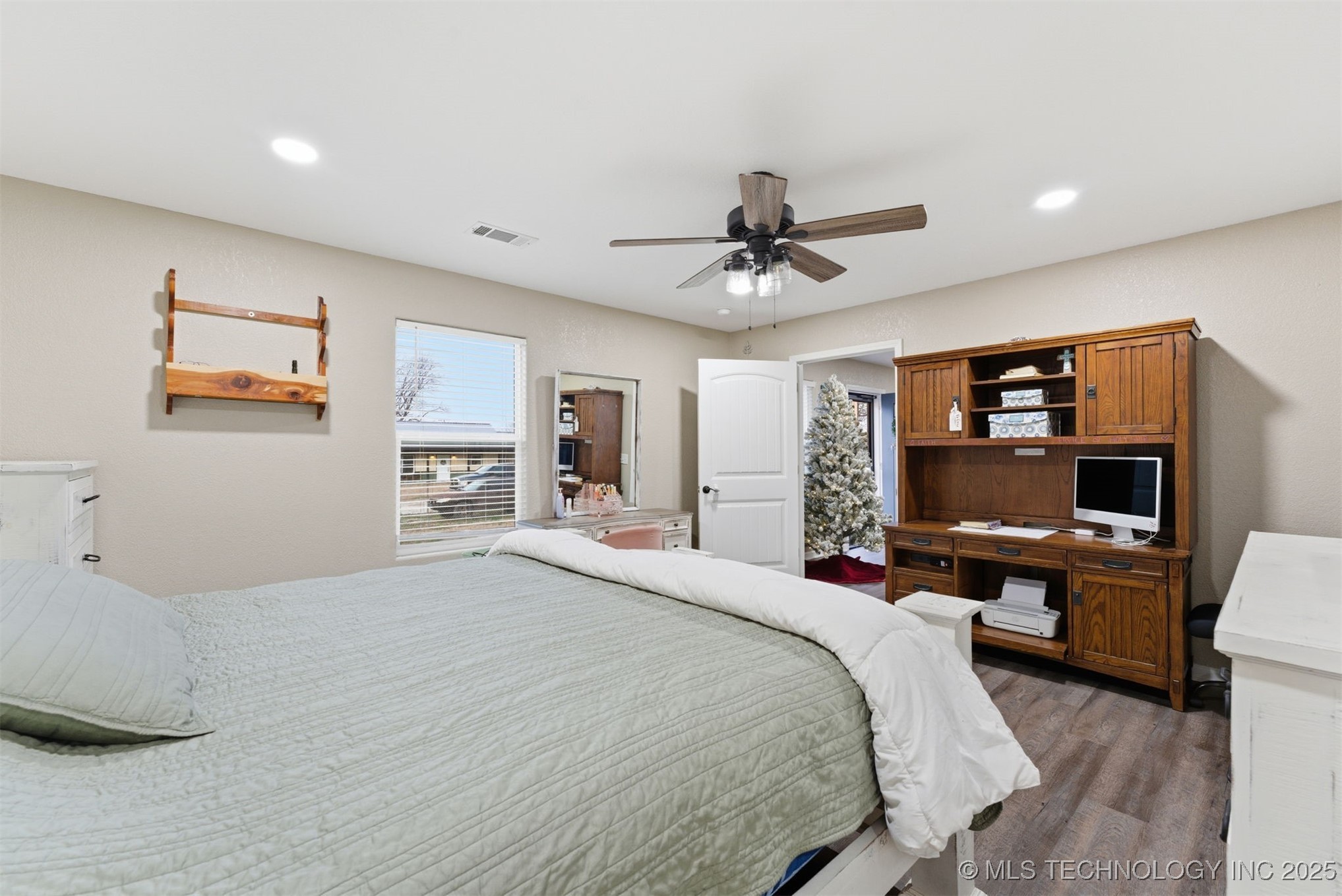 1175 W Pine Street Property Photo 13