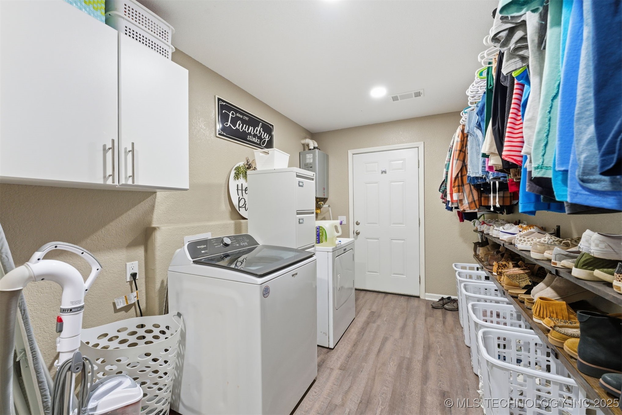 1175 W Pine Street Property Photo 16