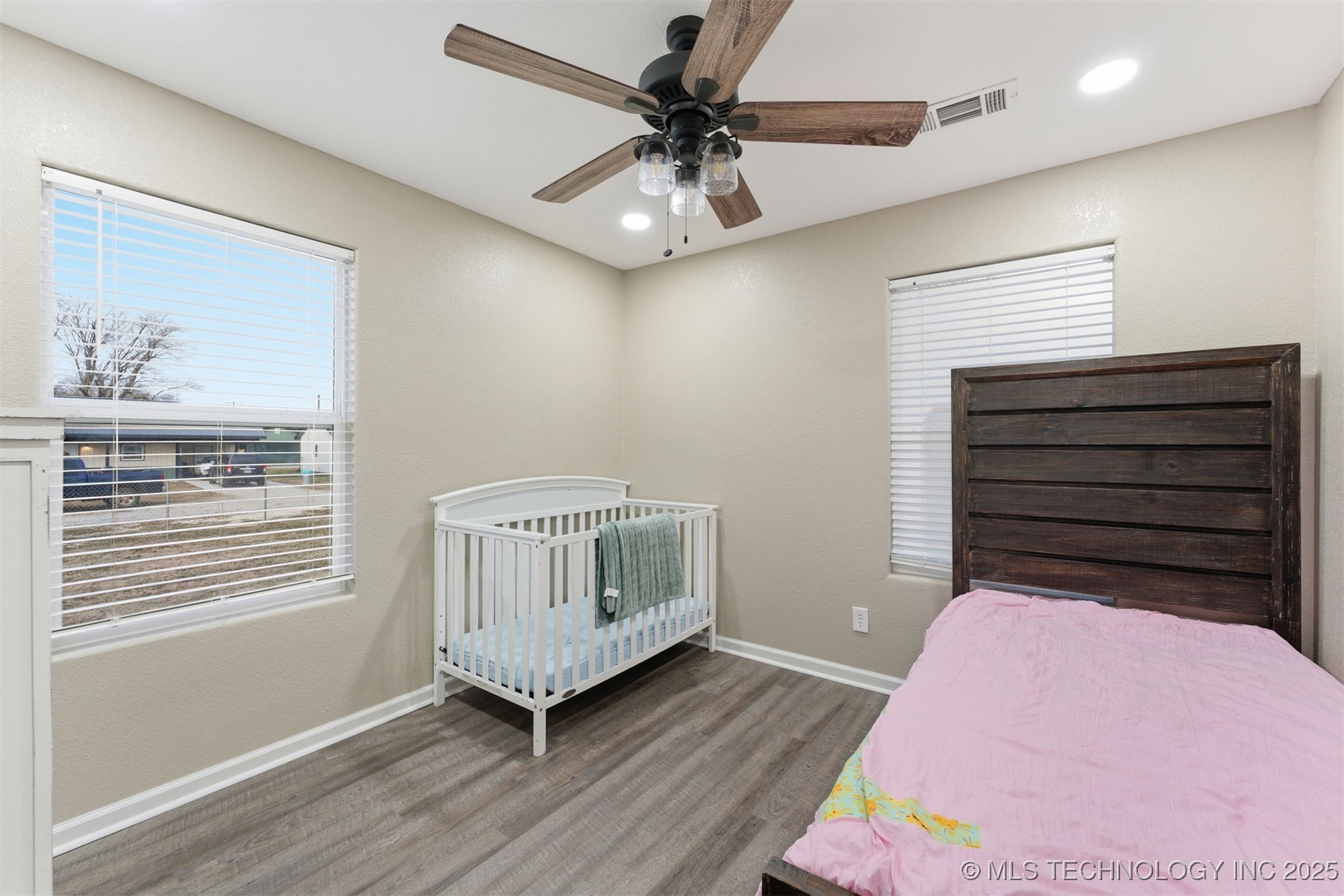 1175 W Pine Street Property Photo 17