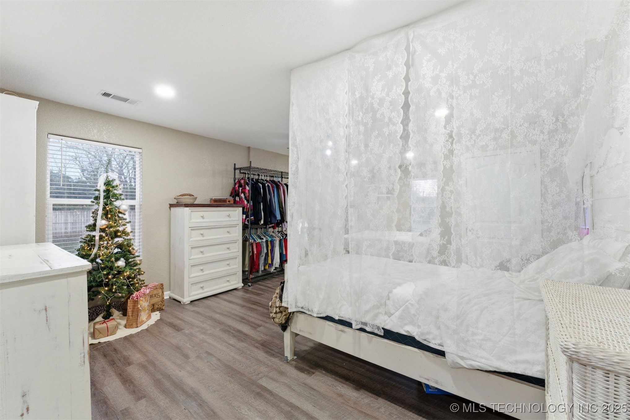 1175 W Pine Street Property Photo 20