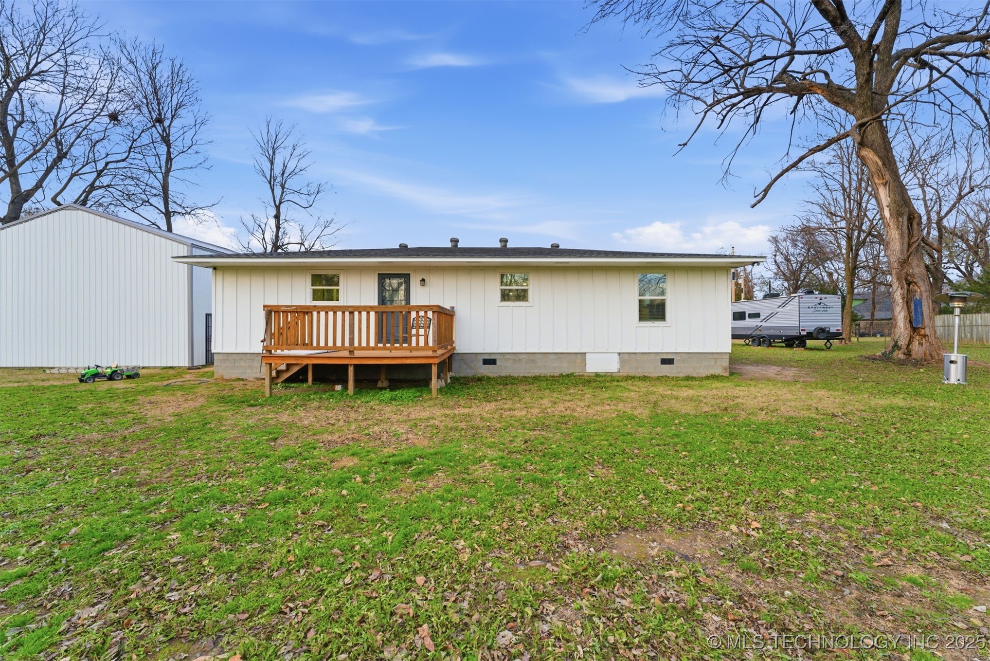 1175 W Pine Street Property Photo 21