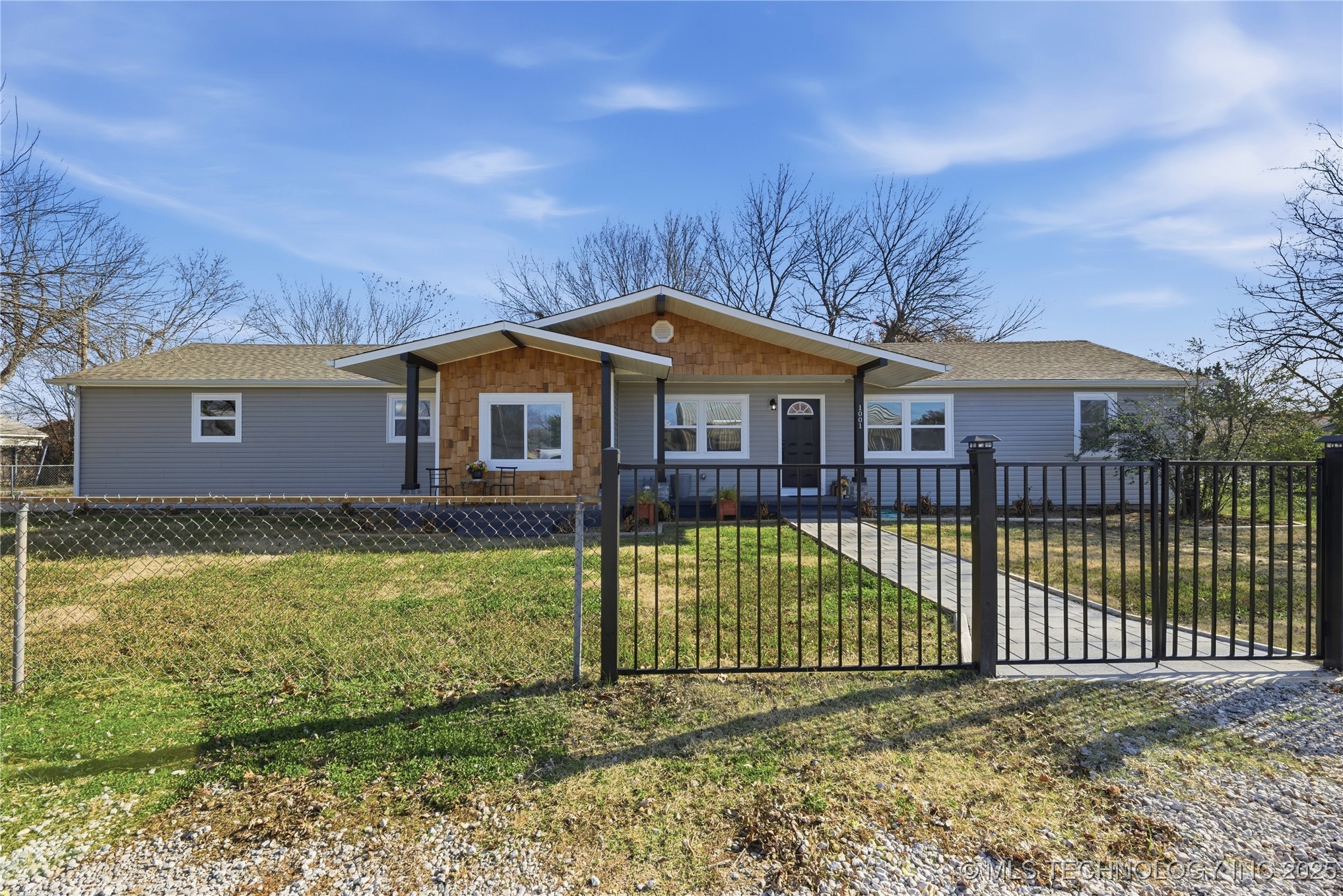 1001 S Broadway Street Property Photo 1