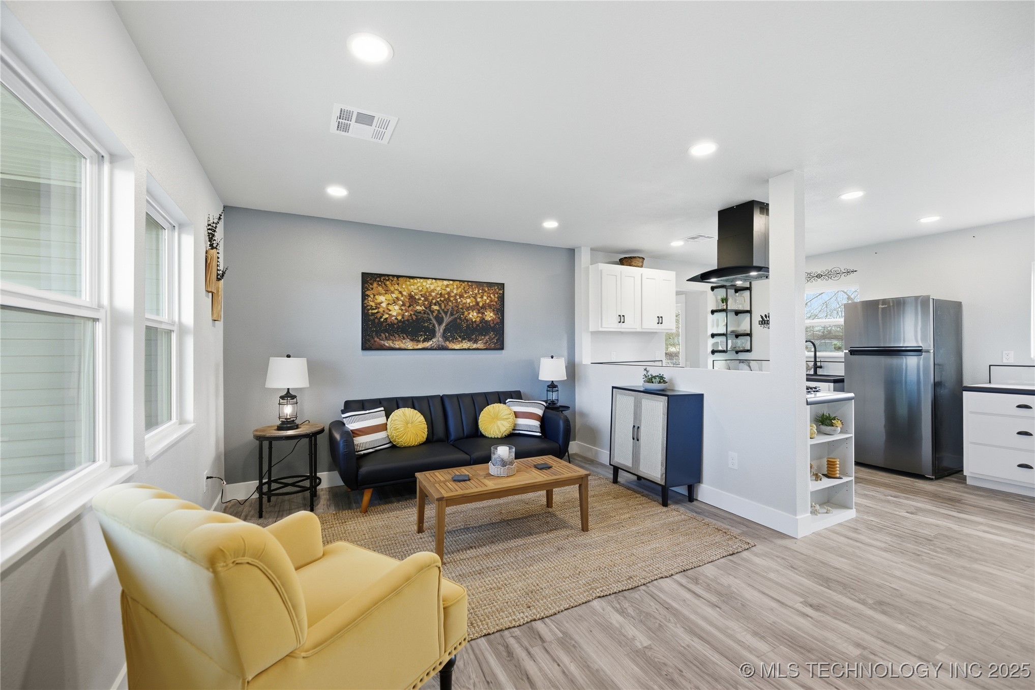 1001 S Broadway Street Property Photo 3