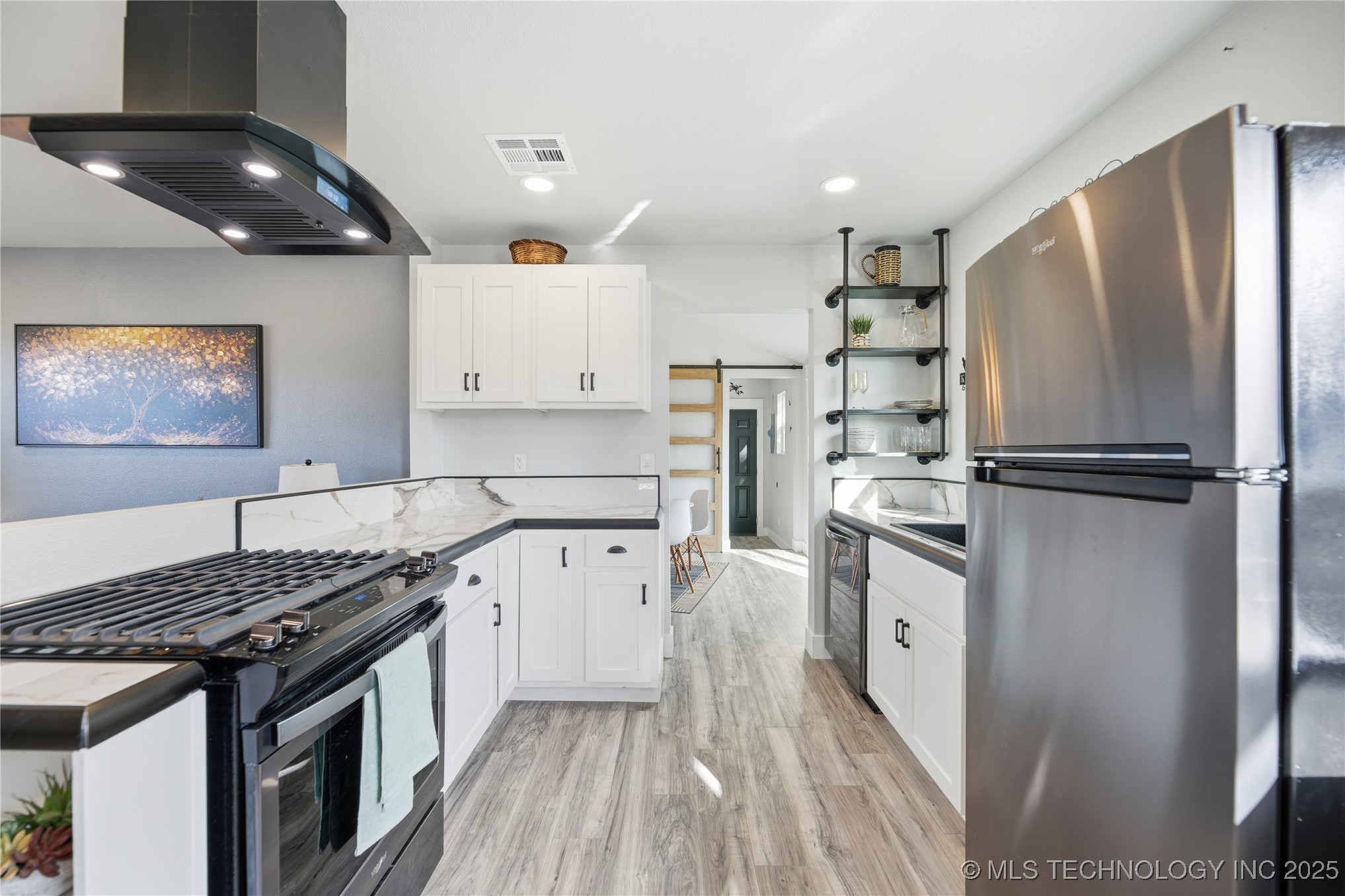 1001 S Broadway Street Property Photo 8