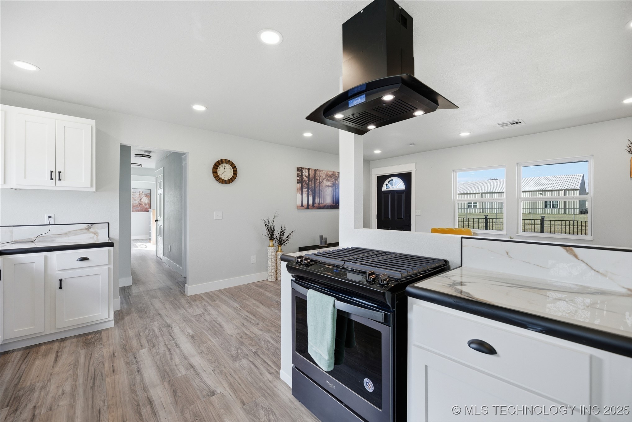 1001 S Broadway Street Property Photo 10