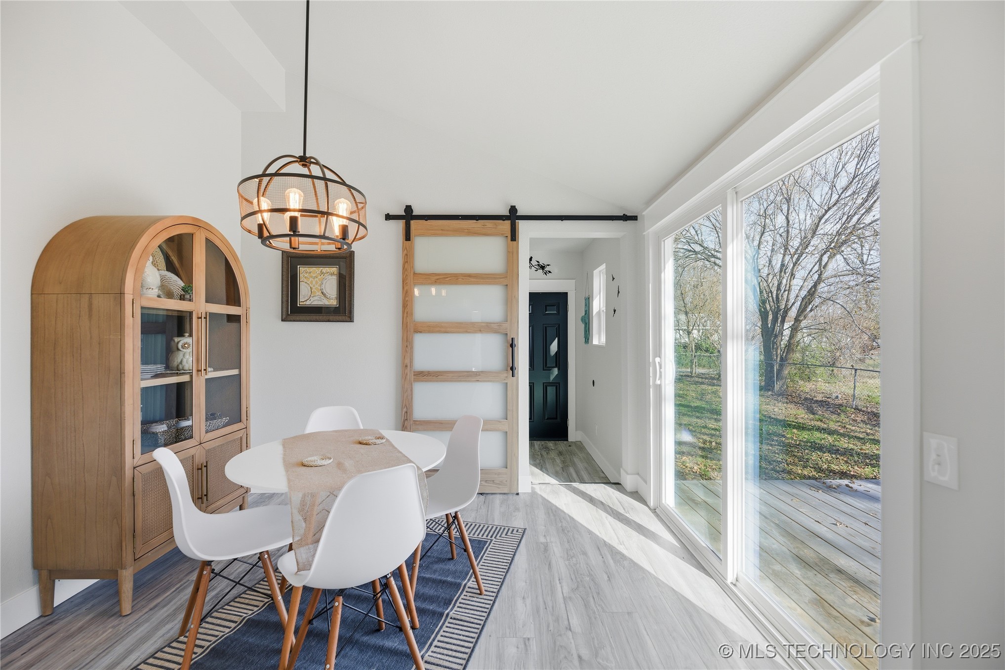 1001 S Broadway Street Property Photo 11