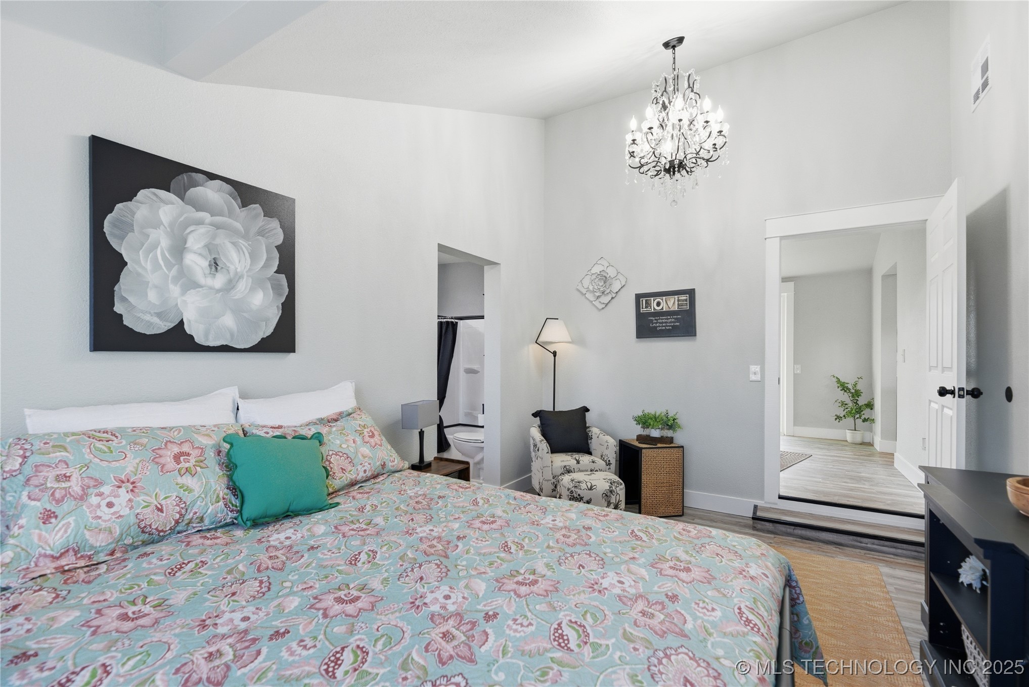 1001 S Broadway Street Property Photo 15