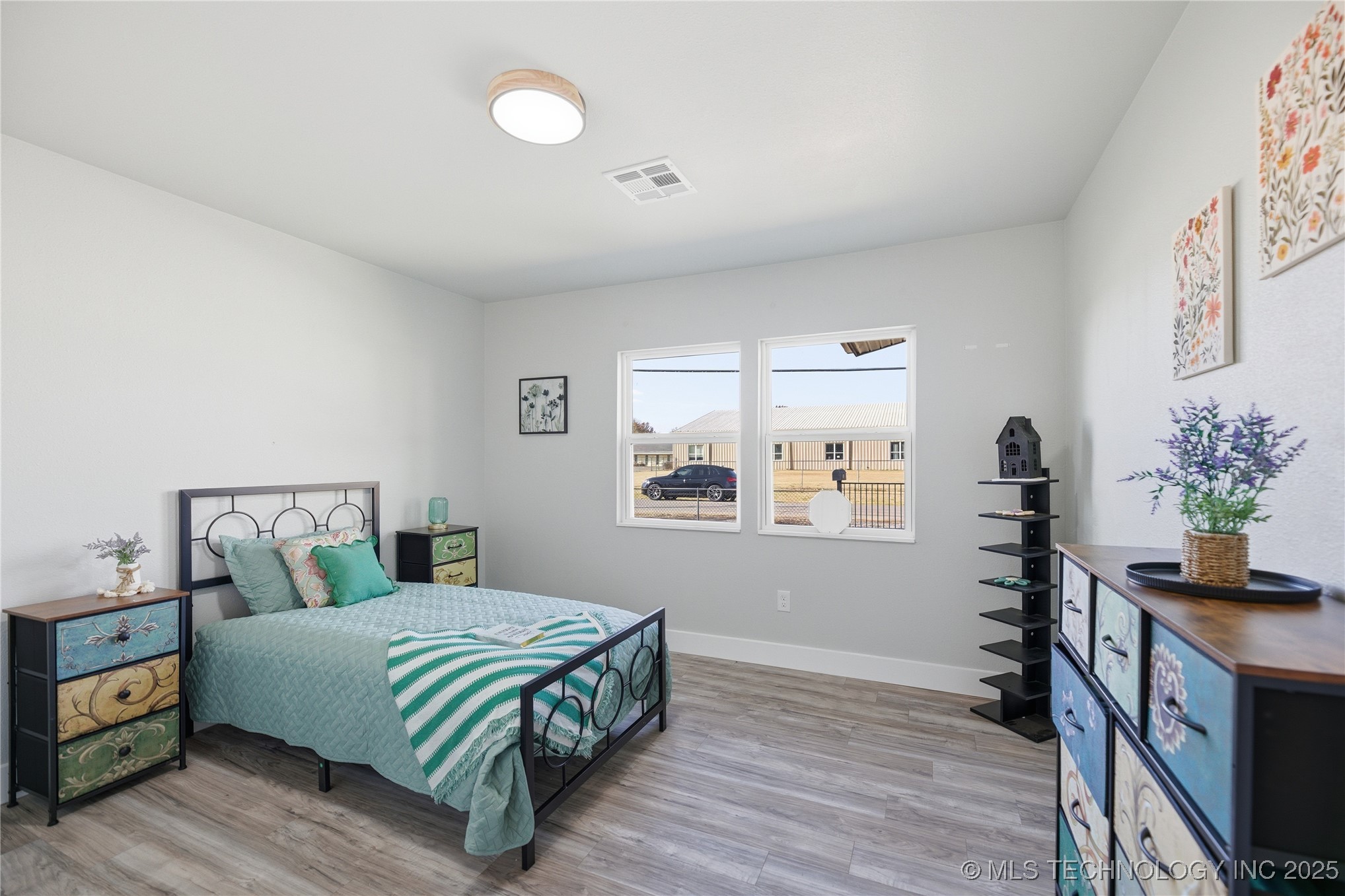 1001 S Broadway Street Property Photo 17