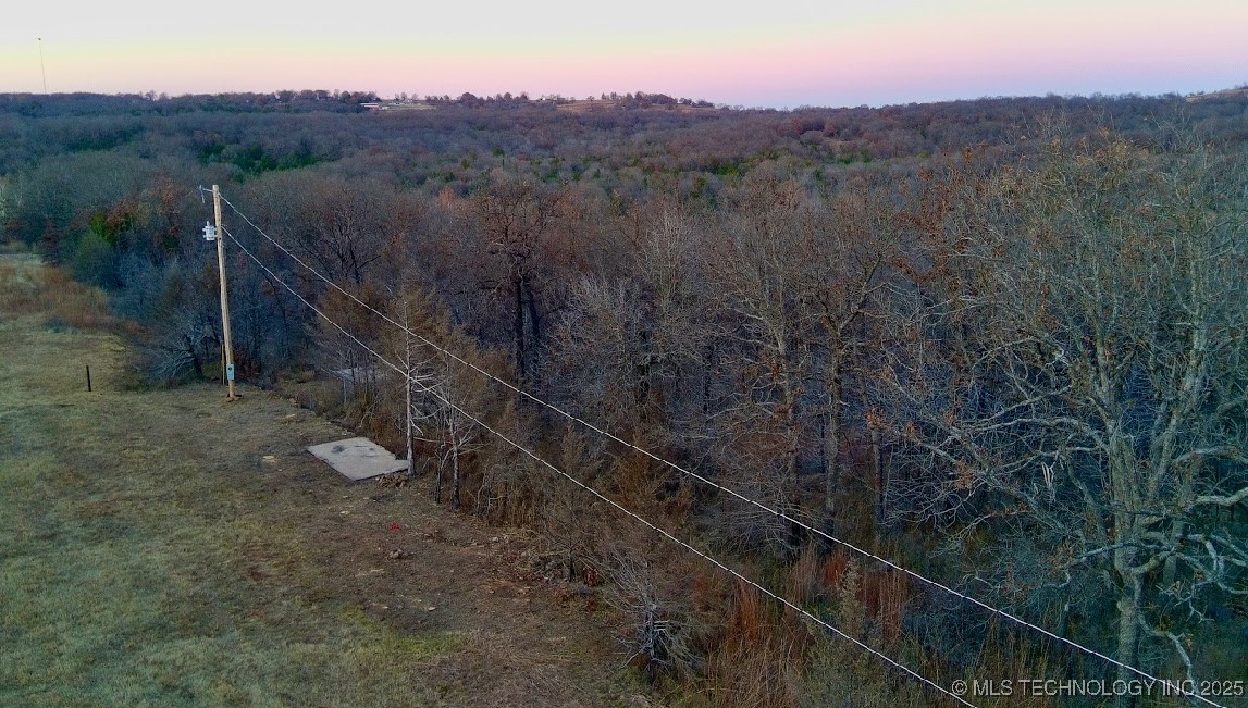 368565 E 5280 Road Property Photo 3