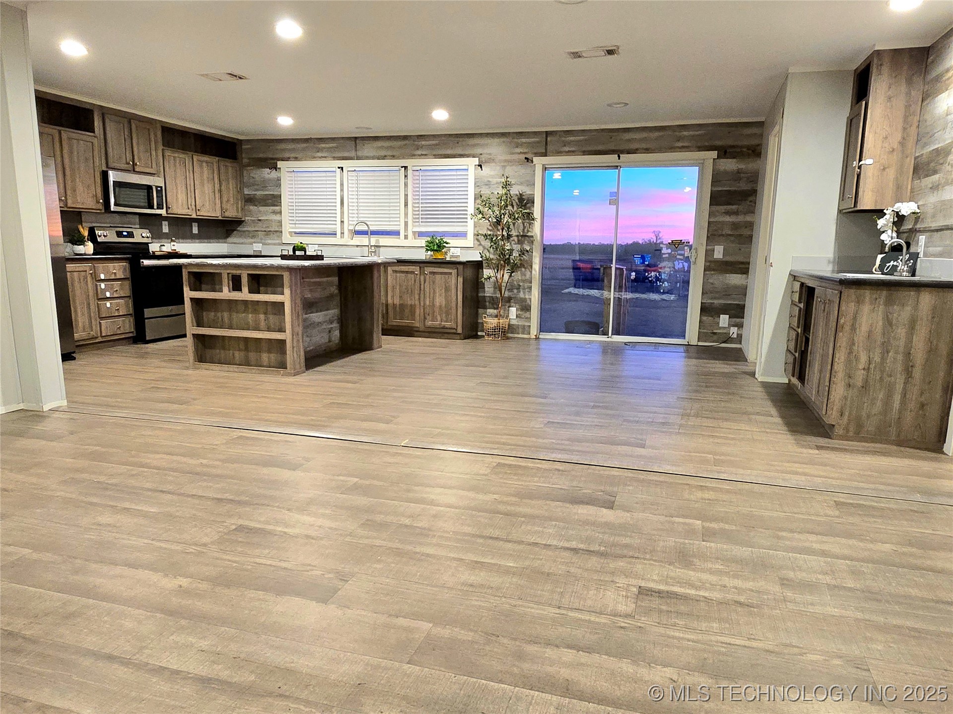 398235 W 3230 Road Property Photo 9