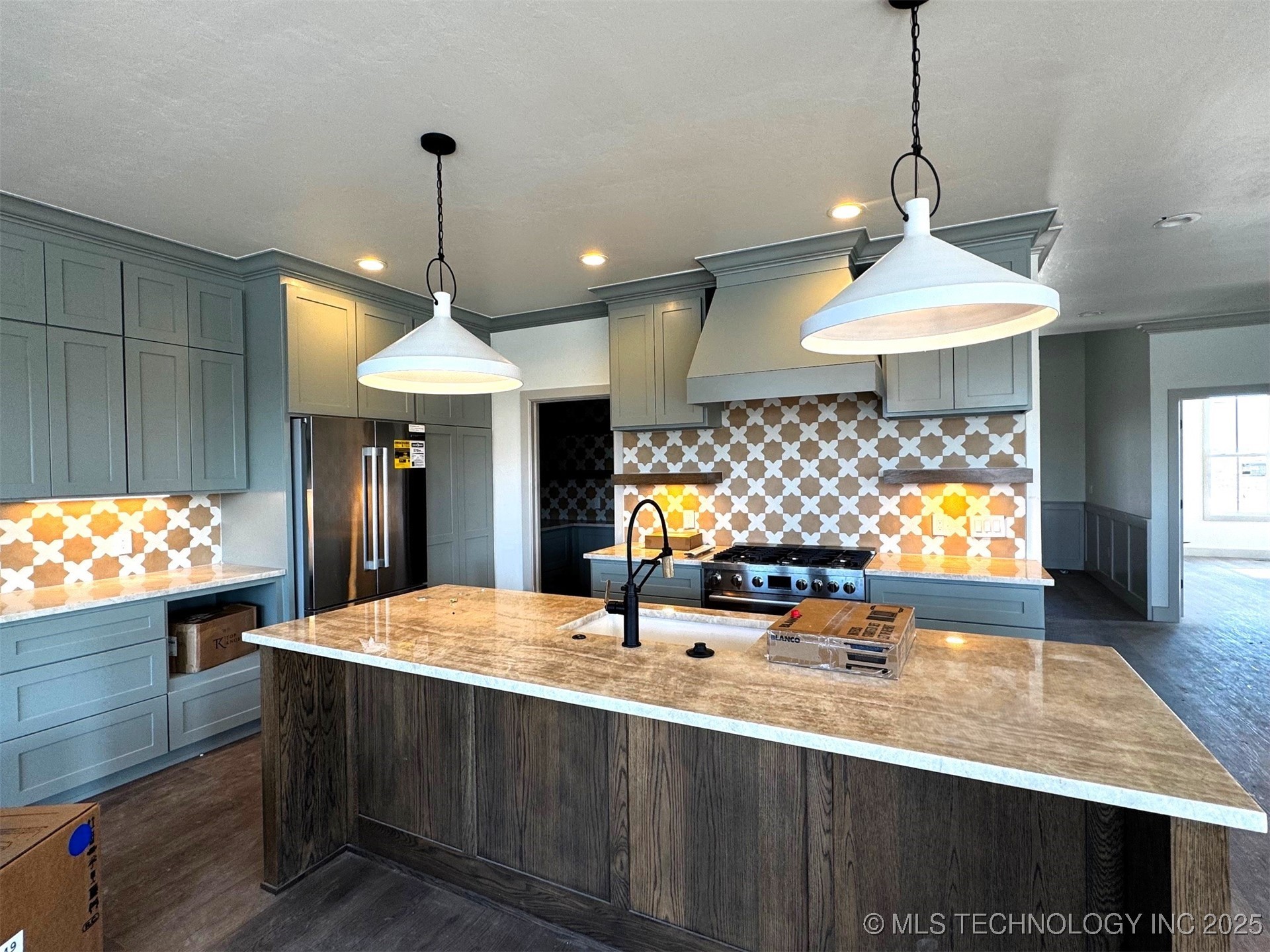 12113 Bridge Pointe Property Photo 6