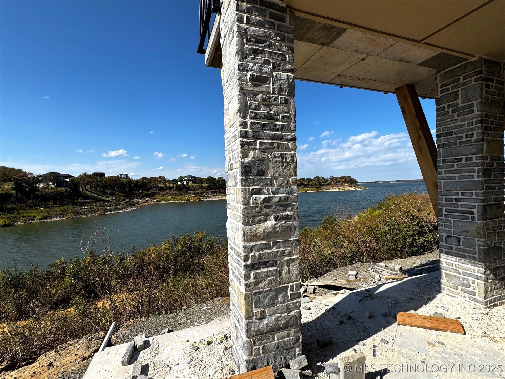 12113 Bridge Pointe Property Photo 14