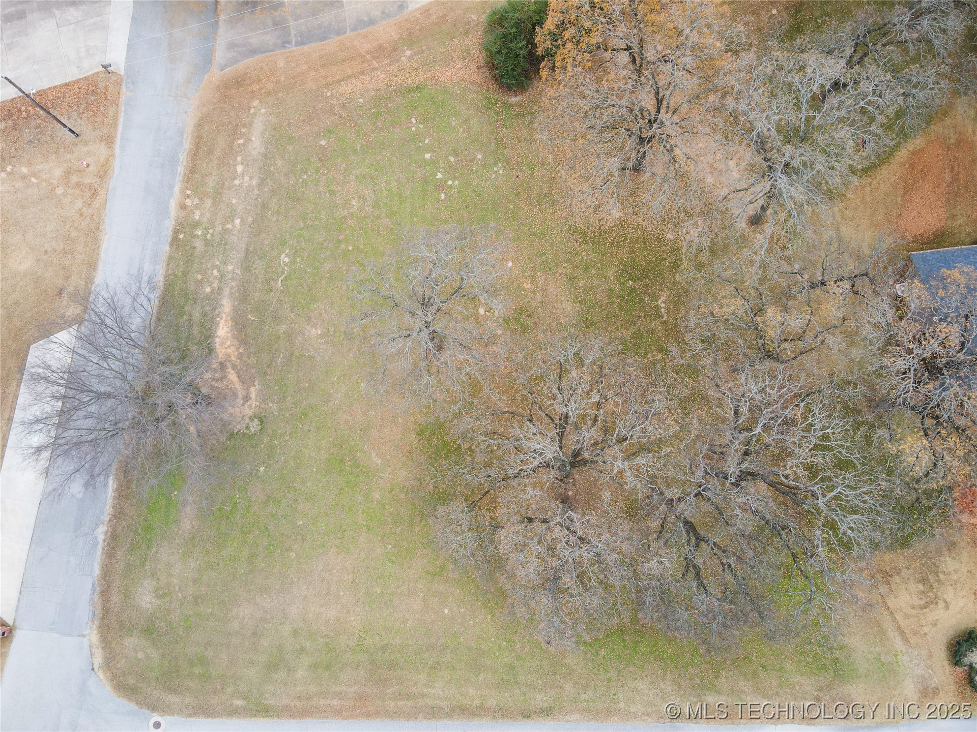 E 104th Place Property Photo 5