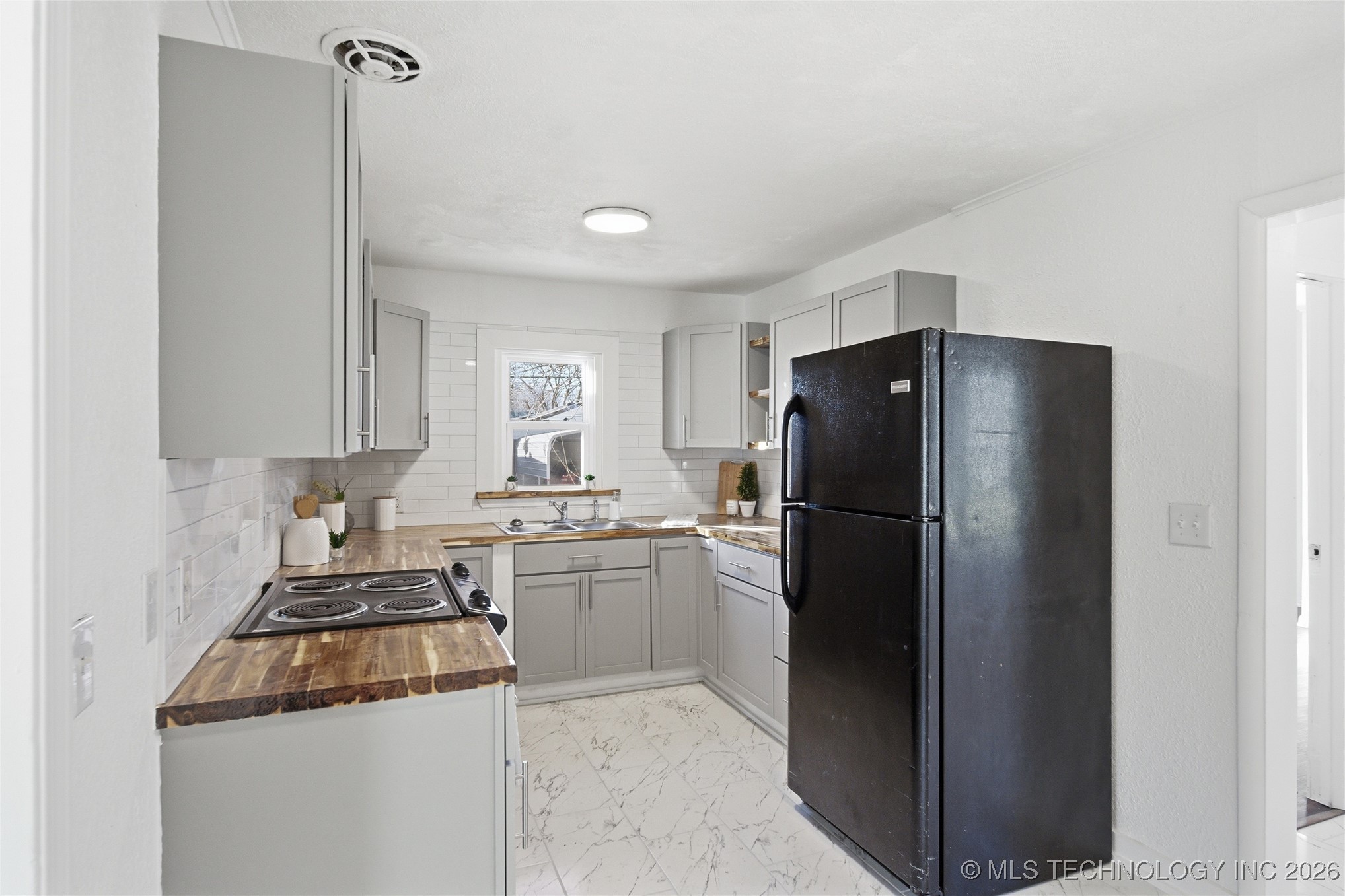 3503 E Xyler Street Property Photo 8