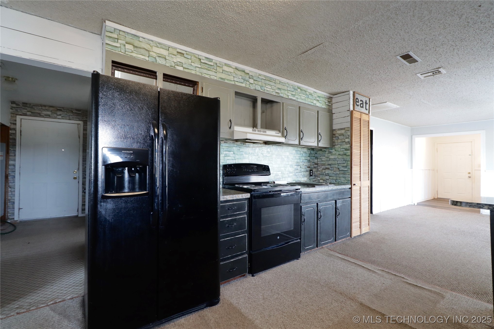 2015 S 14th Street Property Photo 17