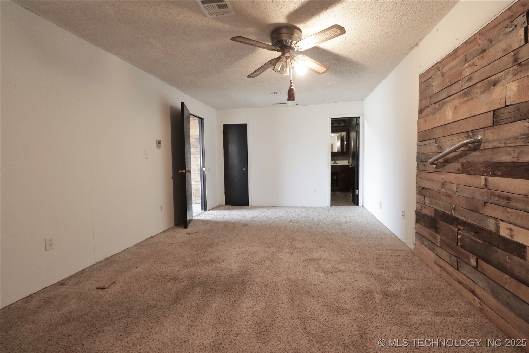 2015 S 14th Street Property Photo 23