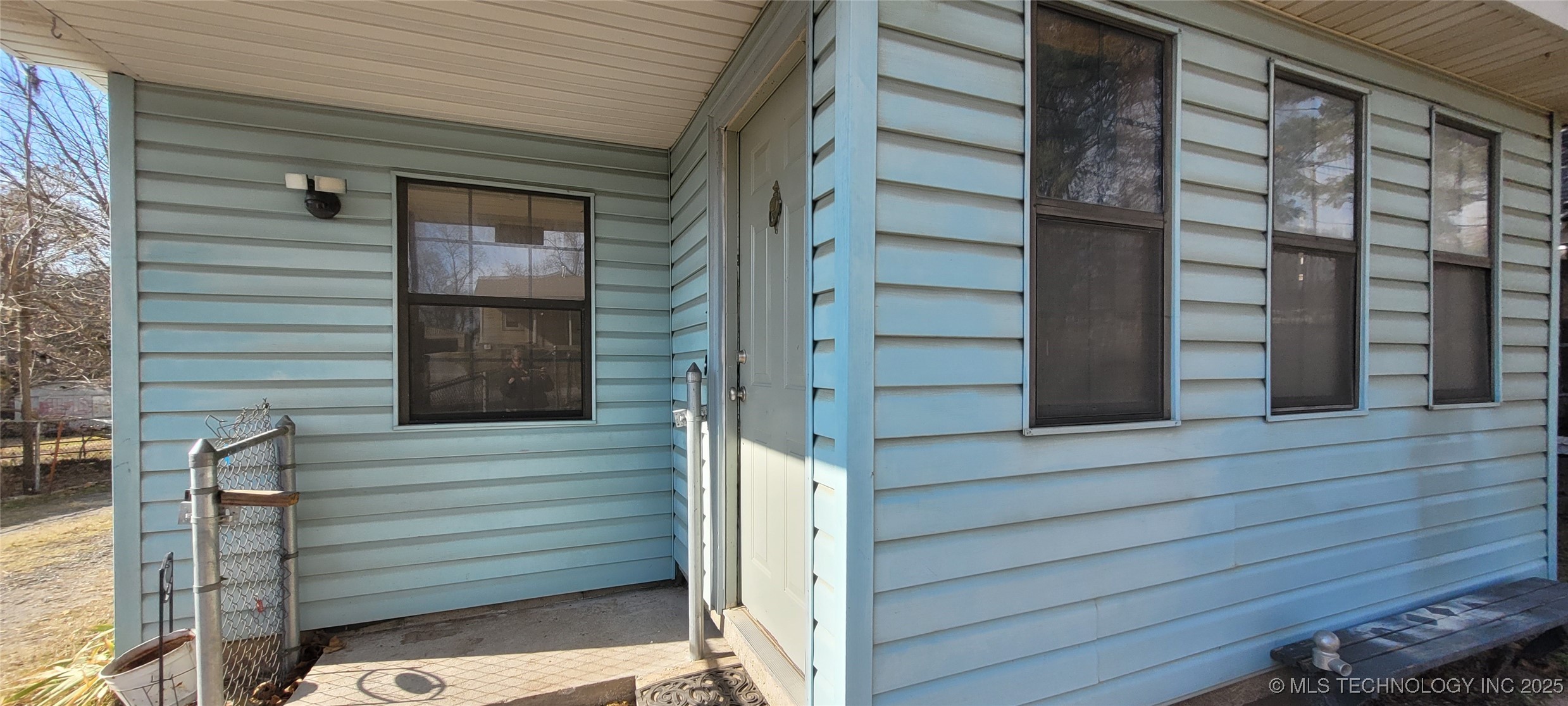 610 S 72nd West Avenue Property Photo 2