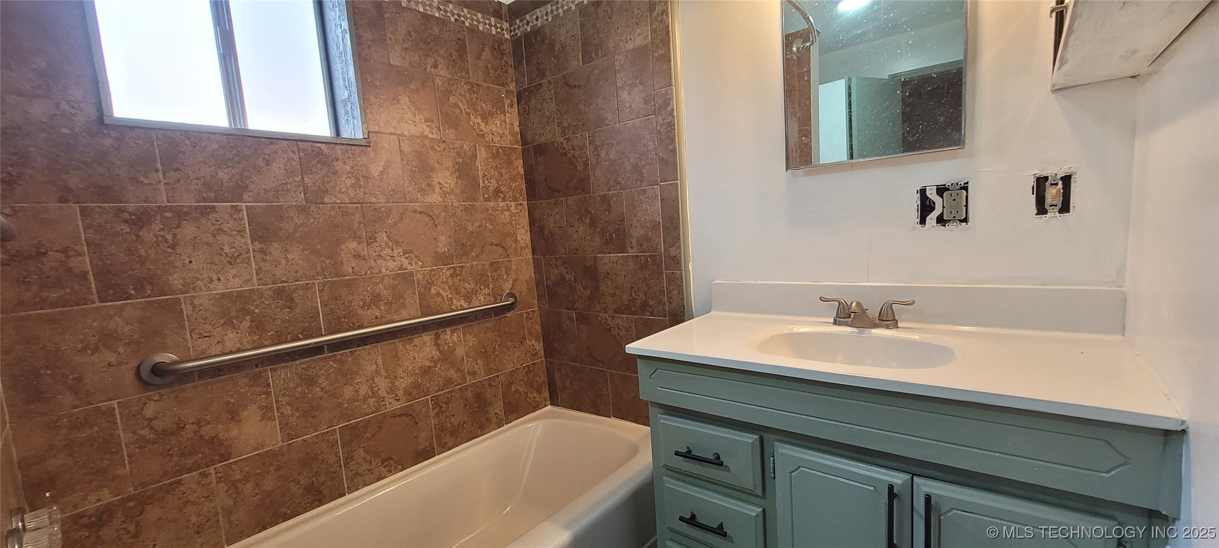 610 S 72nd West Avenue Property Photo 5