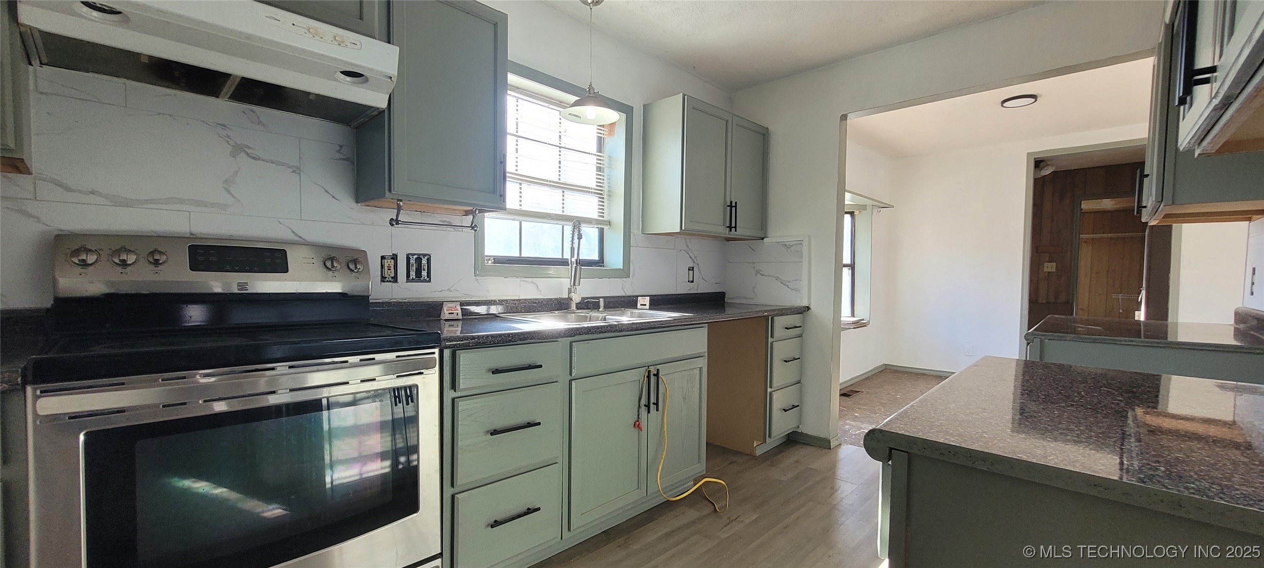 610 S 72nd West Avenue Property Photo 6