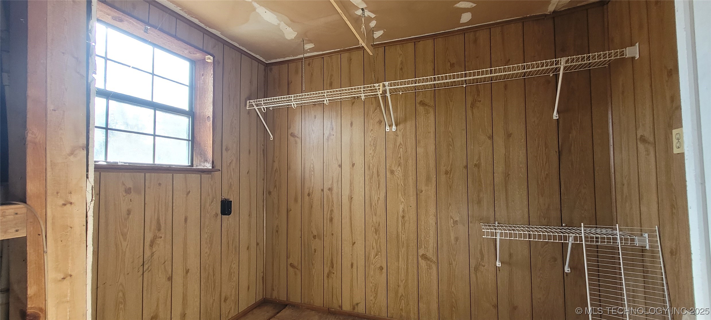 610 S 72nd West Avenue Property Photo 7