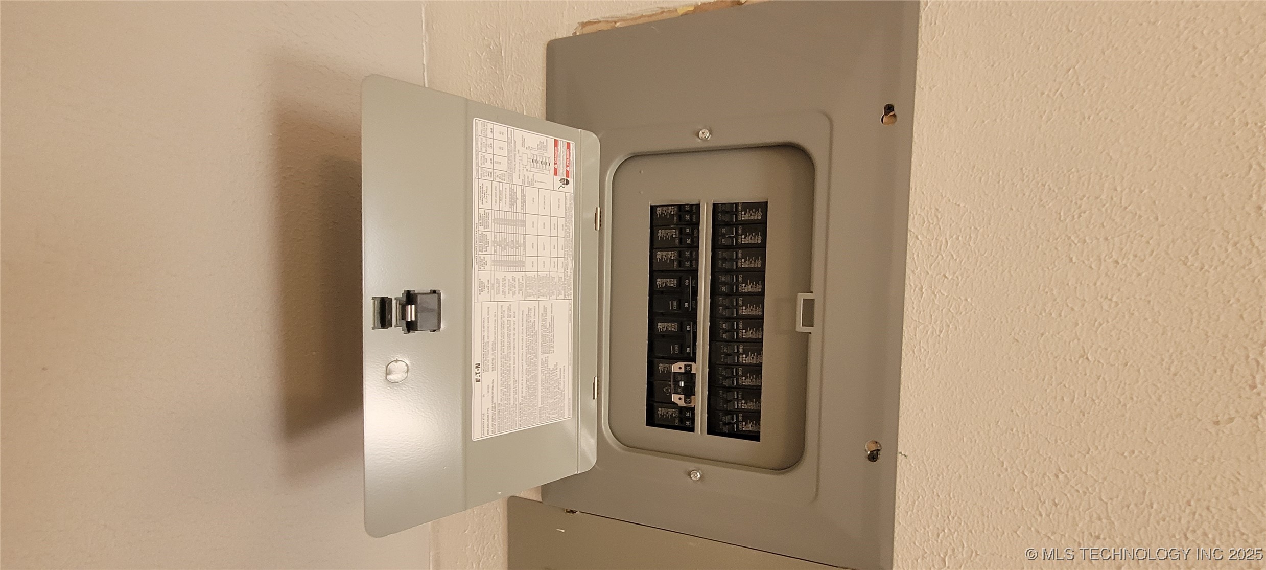 610 S 72nd West Avenue Property Photo 11