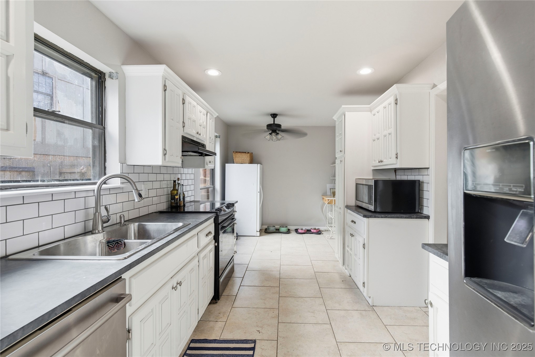 6403 S Kingston Avenue Property Photo 8