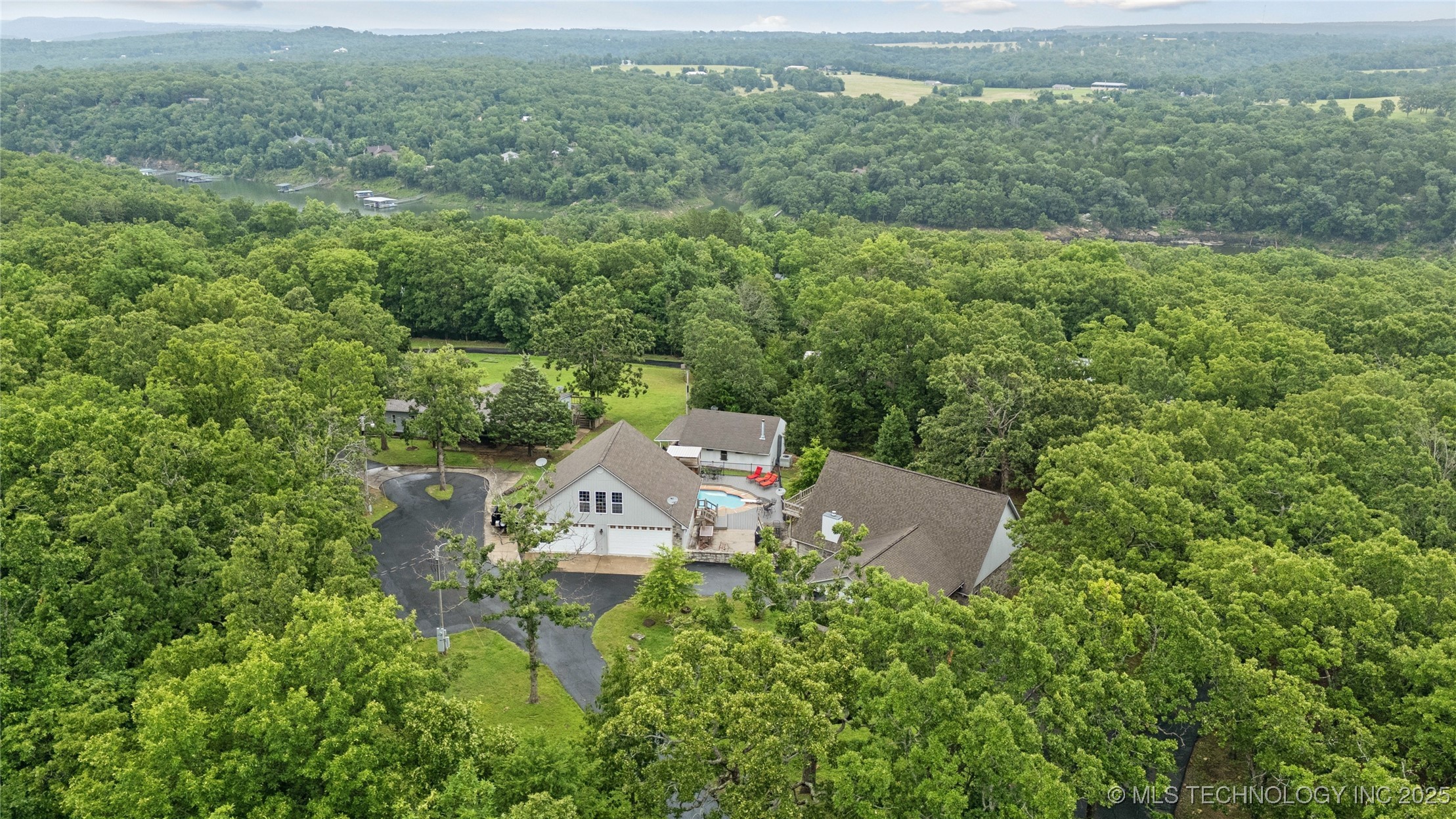 20136 W Chicken Creek Road Property Photo 3