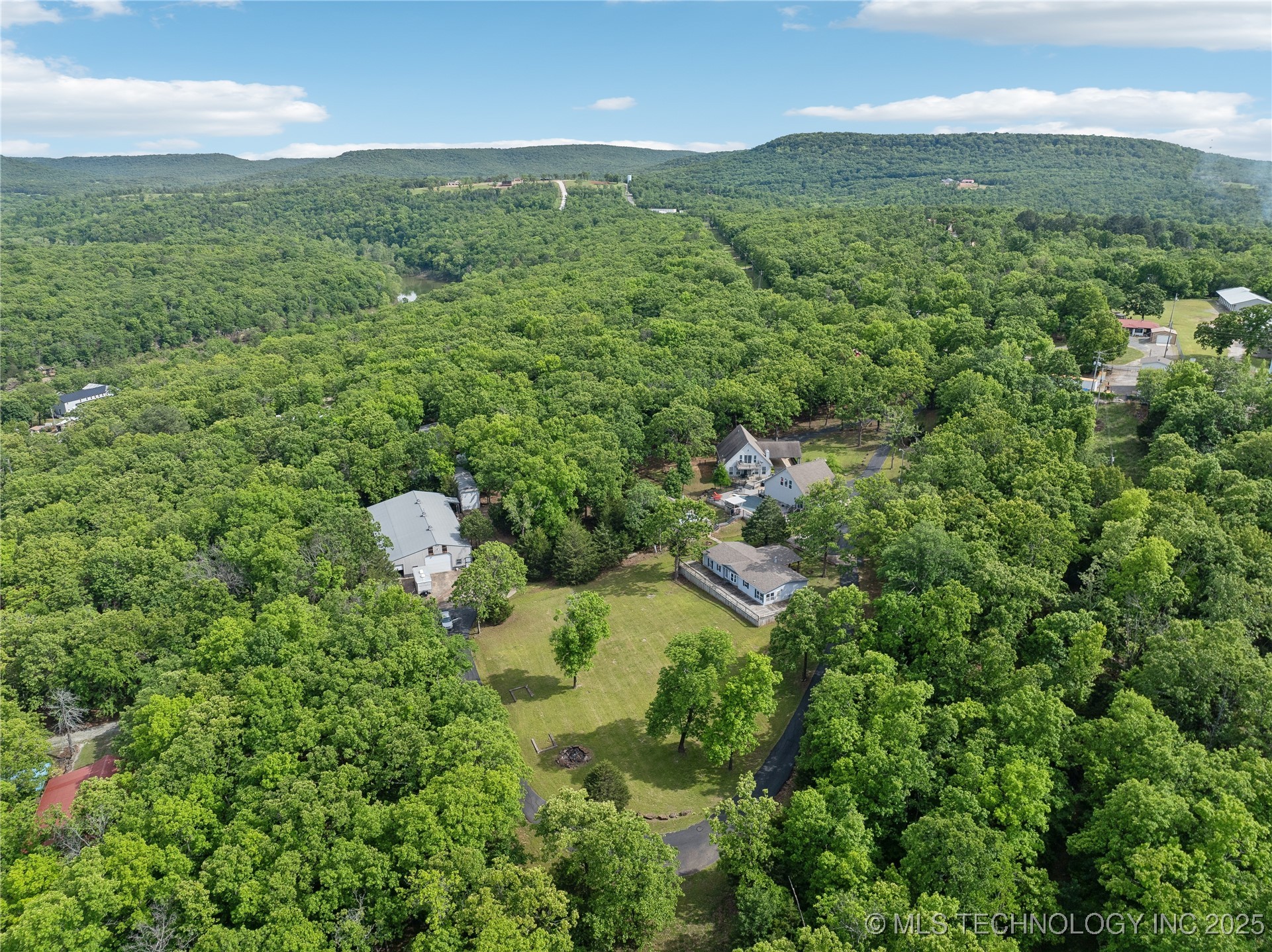 20136 W Chicken Creek Road Property Photo 6