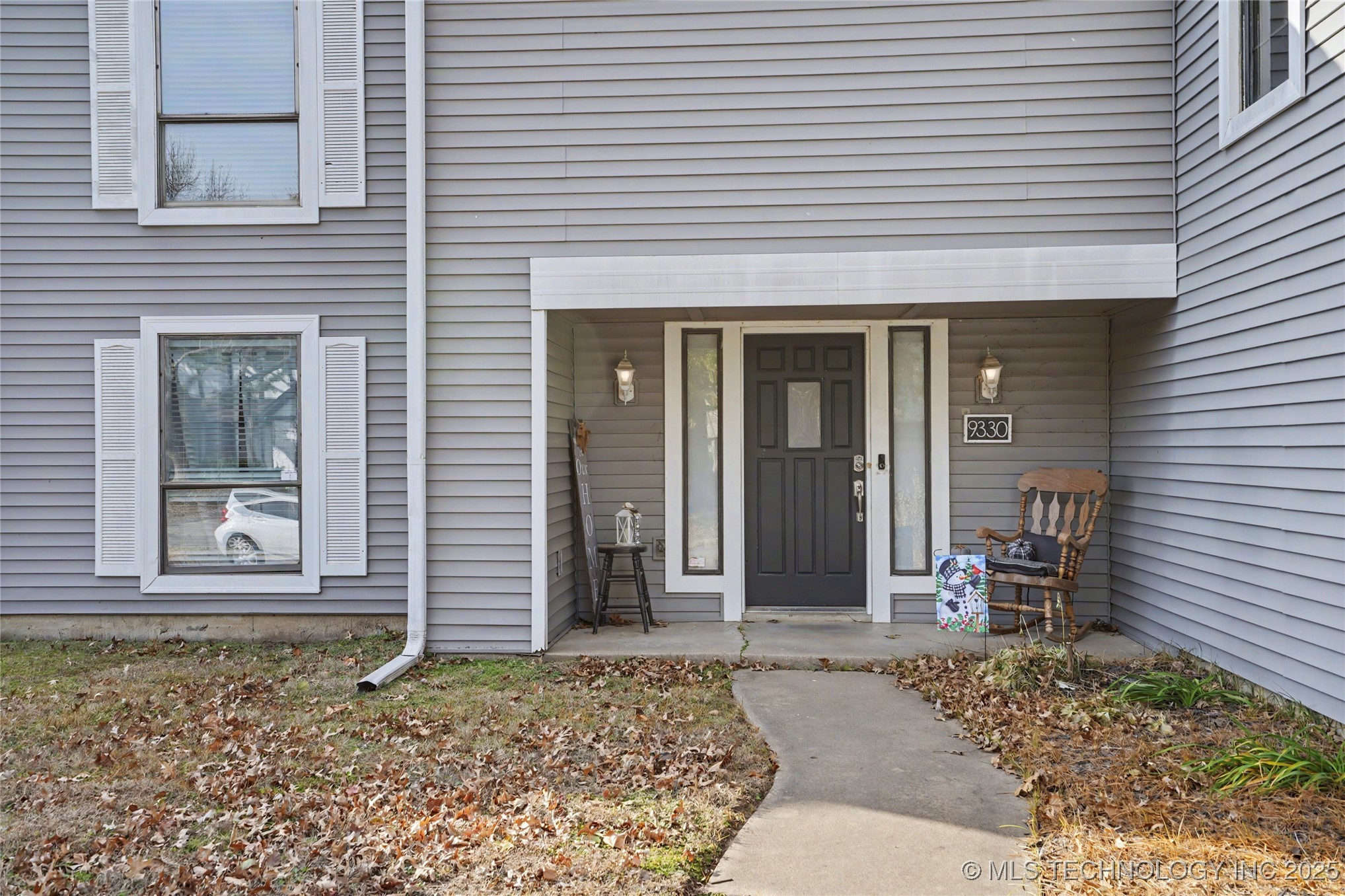 9330 S Oxford Avenue Property Photo 3