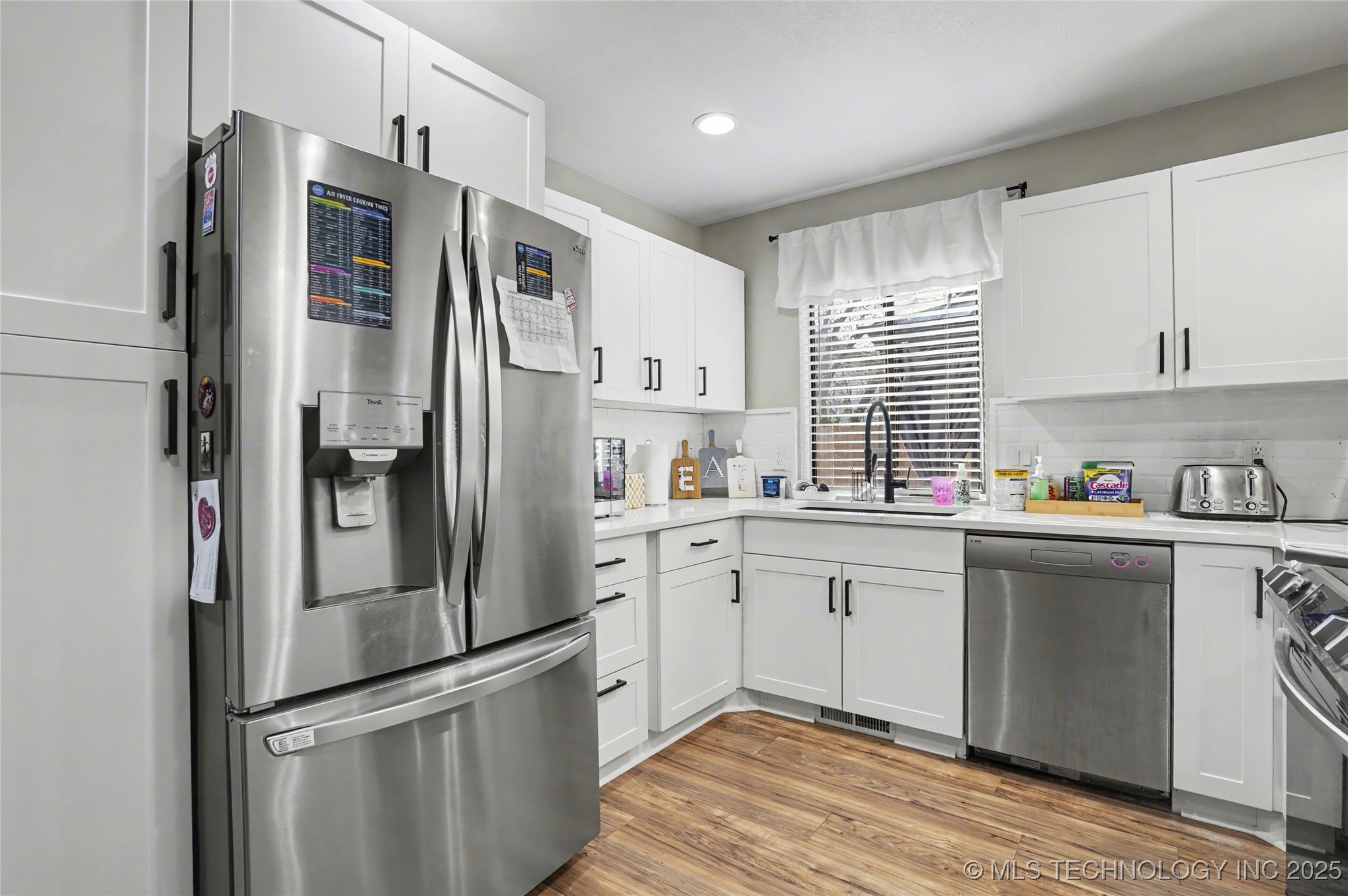 9330 S Oxford Avenue Property Photo 9