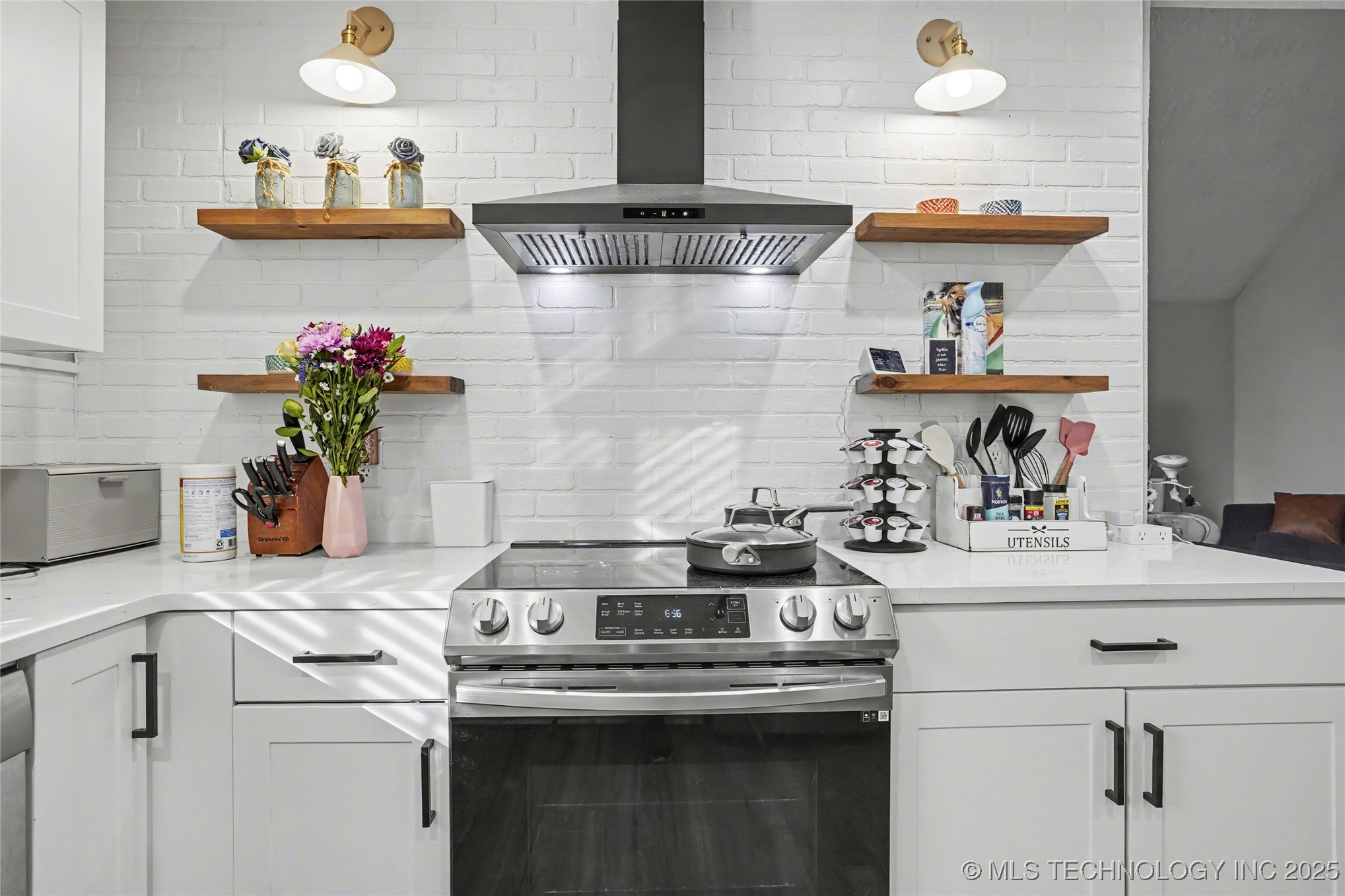 9330 S Oxford Avenue Property Photo 10