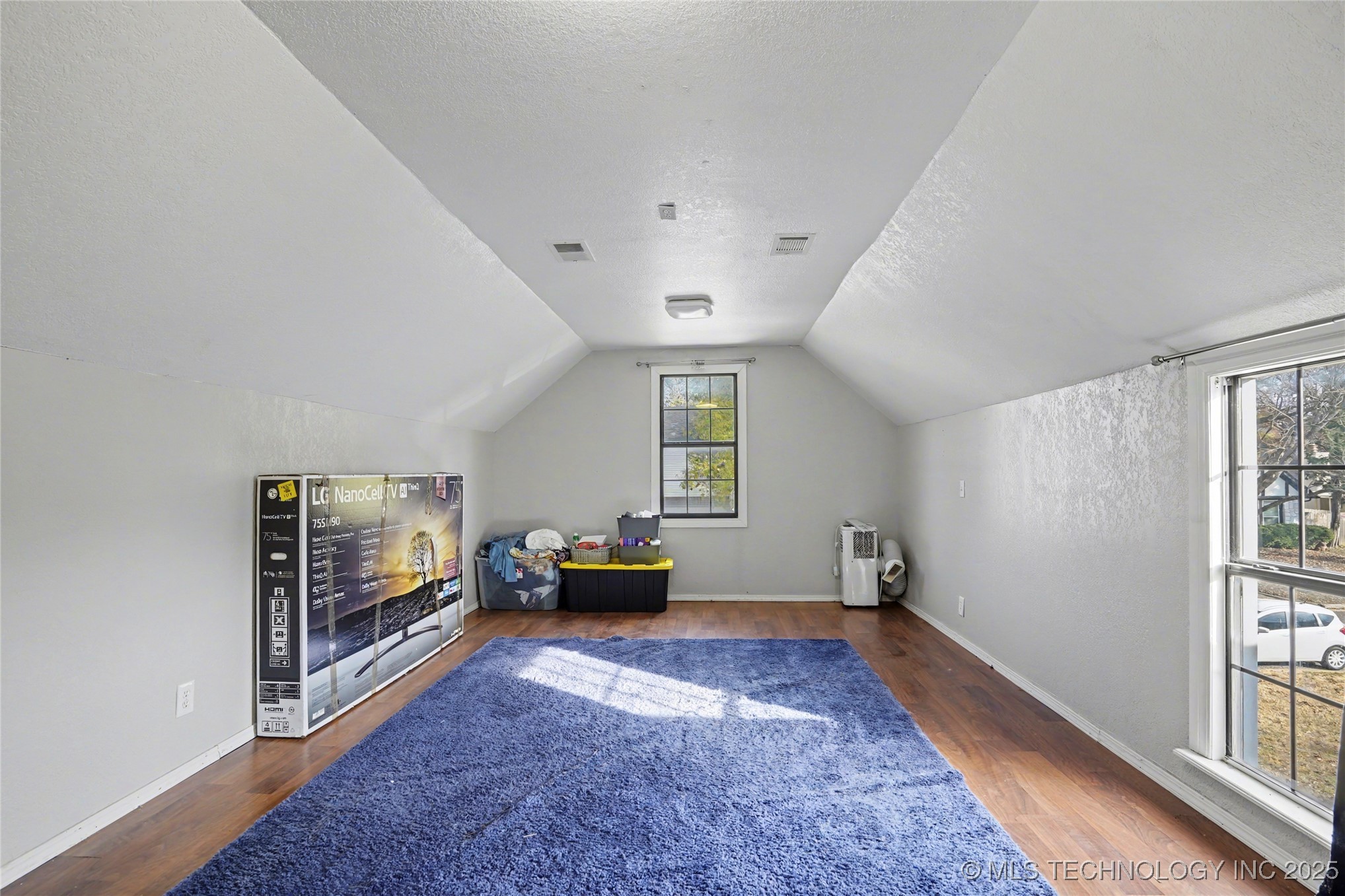 9330 S Oxford Avenue Property Photo 20