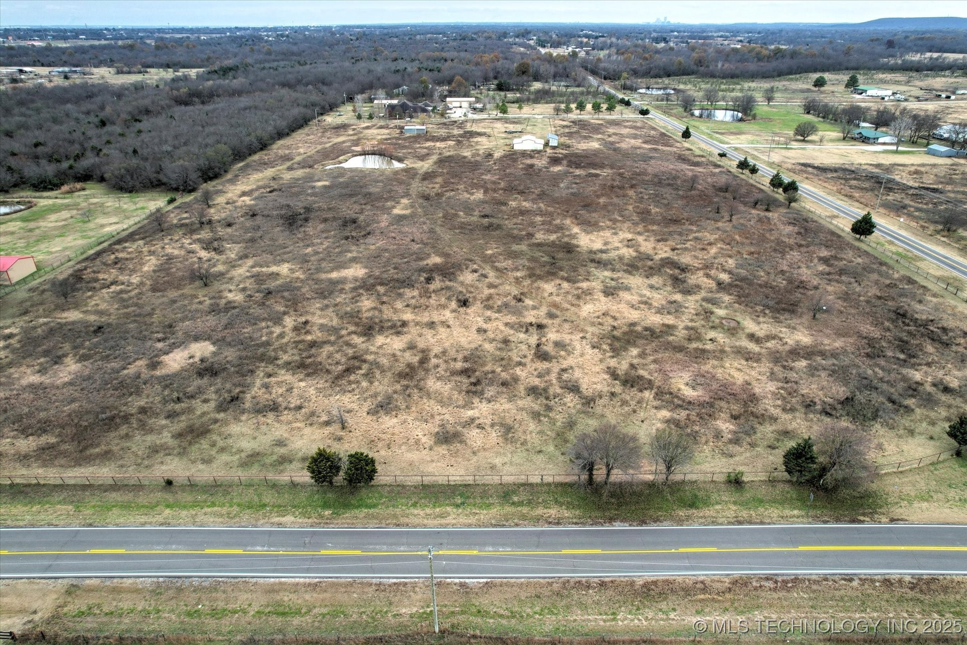 11407 N Harvard Avenue Property Photo 2