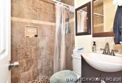 644 N Xenophon Avenue Property Photo 9