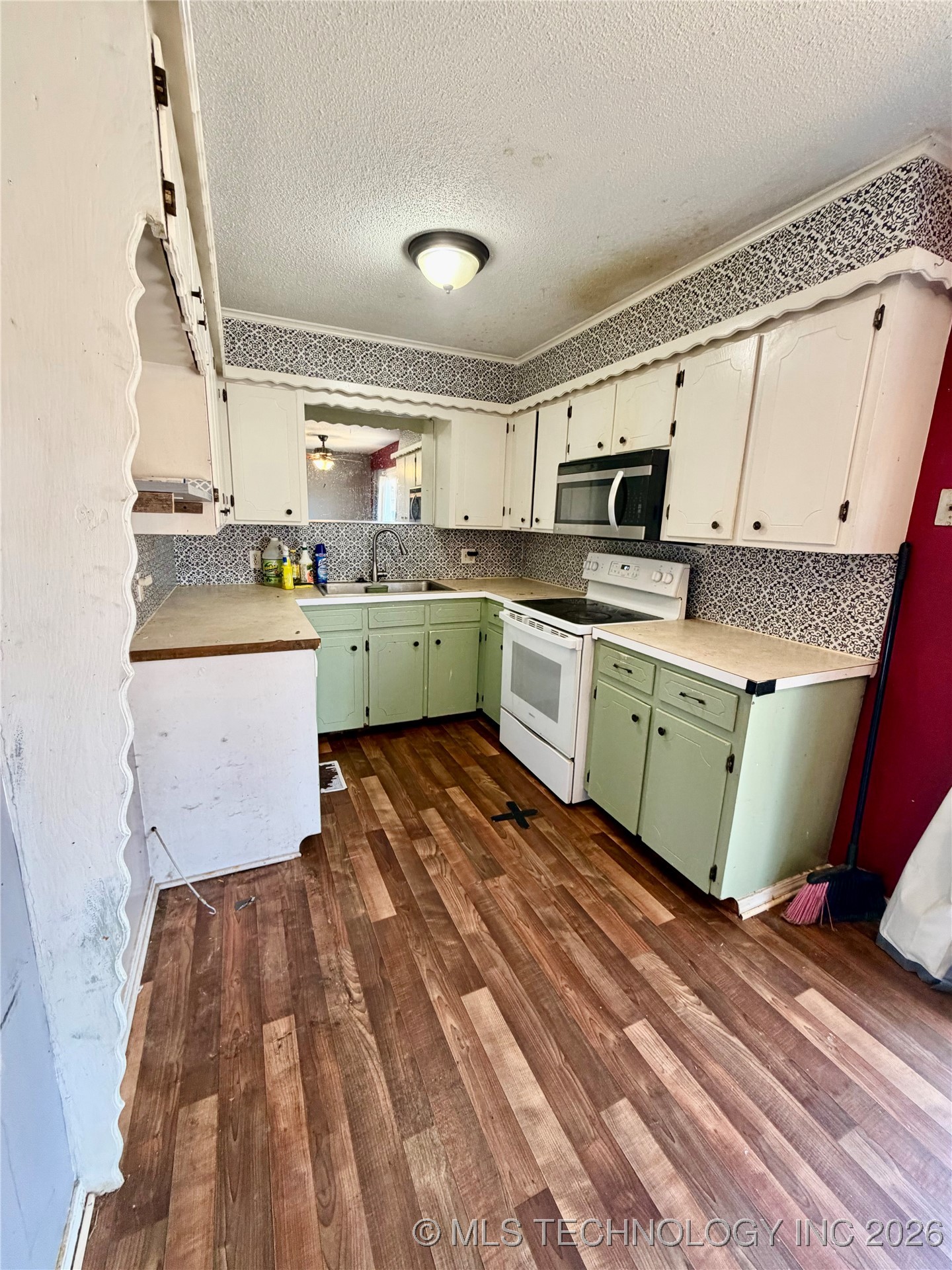 1004 S D And H Street Property Photo 16