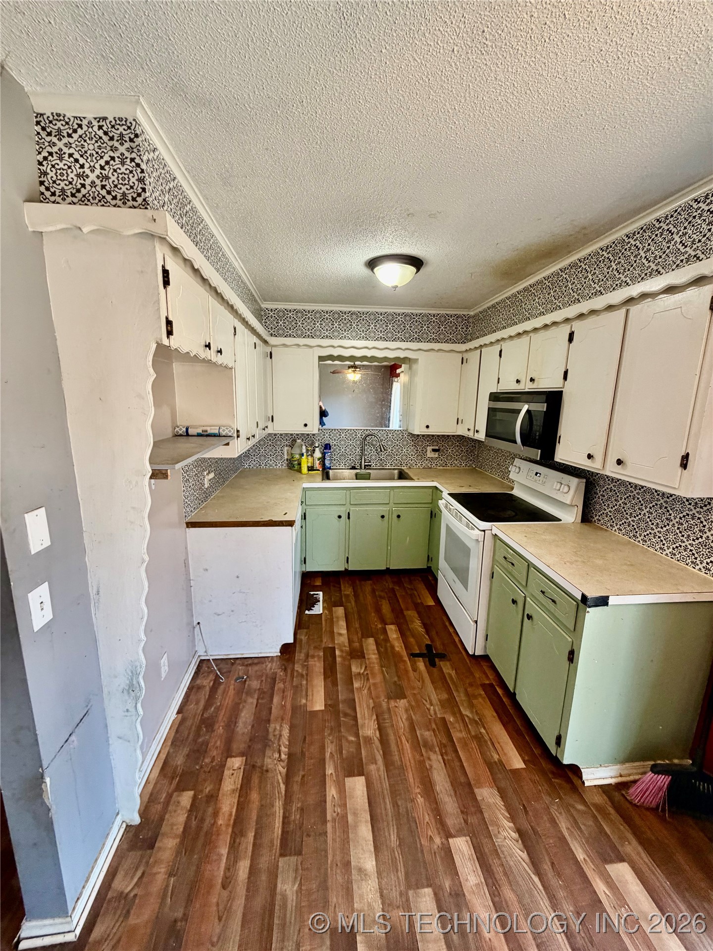 1004 S D And H Street Property Photo 17