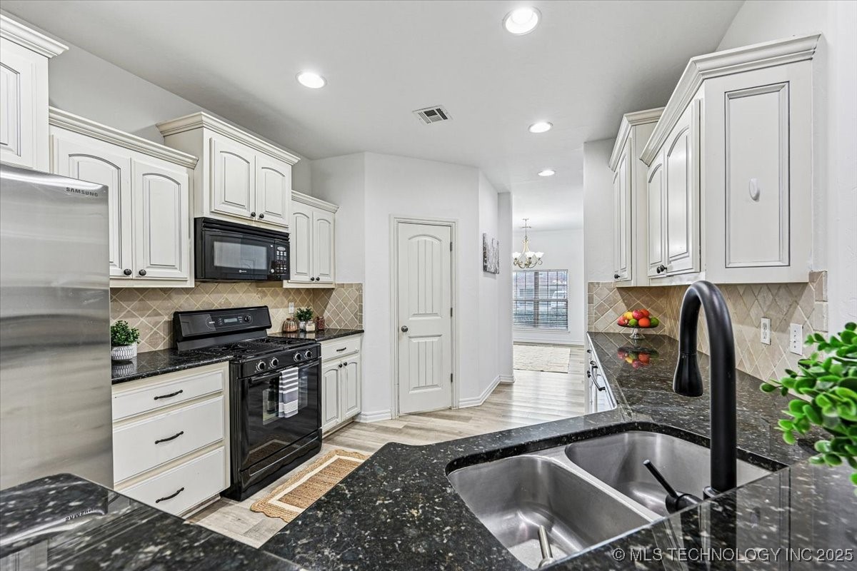 310 Kyle Court Property Photo 12