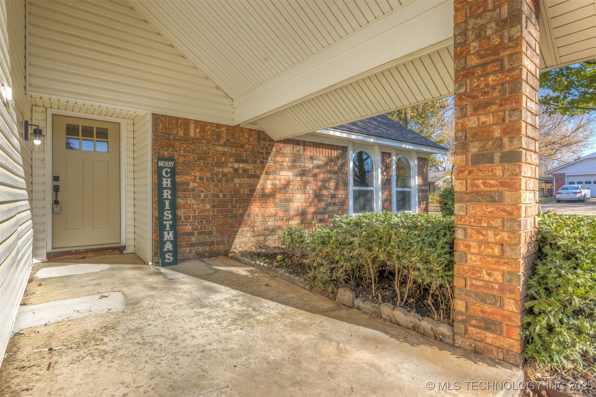 900 W Boston Street Property Photo 7