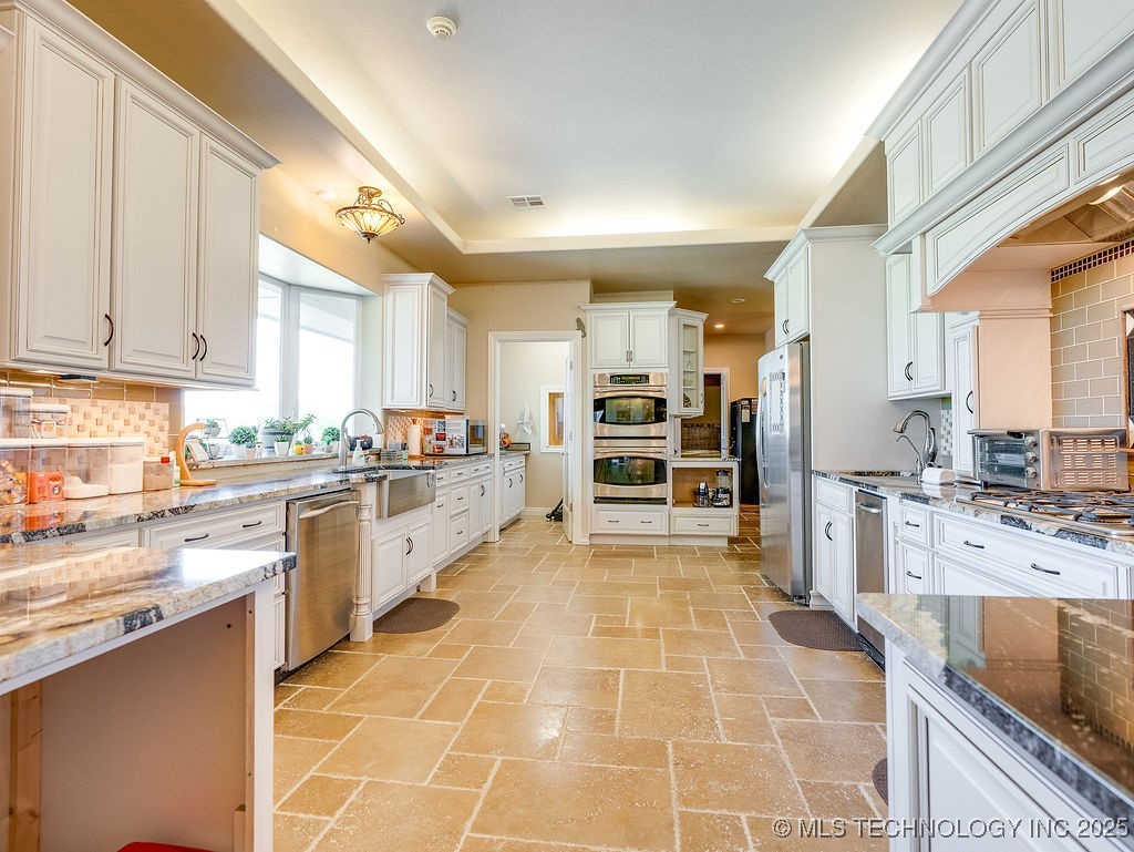 21125 State Highway 99 S Property Photo 14