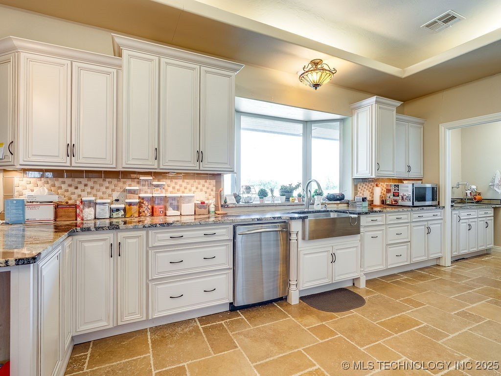 21125 State Highway 99 S Property Photo 16